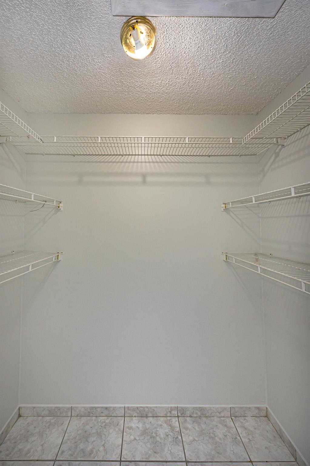 IMPERIAL VILLAS CONDO - Residential Lease