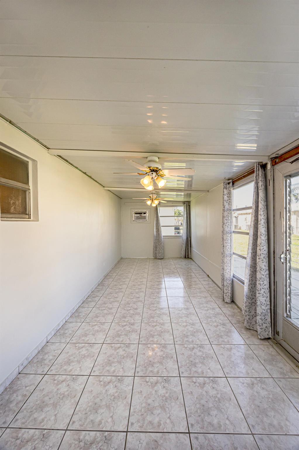 IMPERIAL VILLAS CONDO - Residential Lease