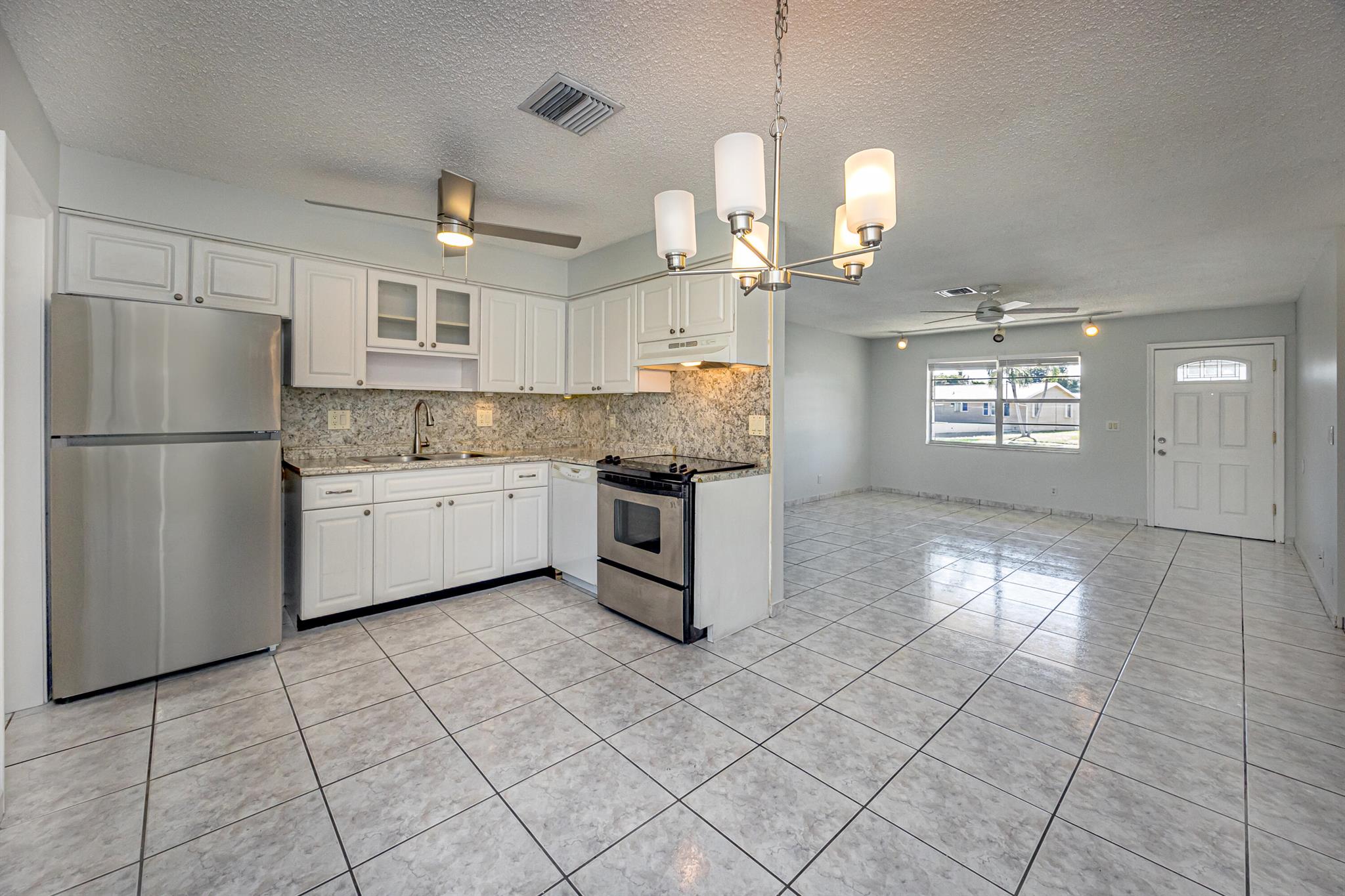 IMPERIAL VILLAS CONDO - Residential Lease