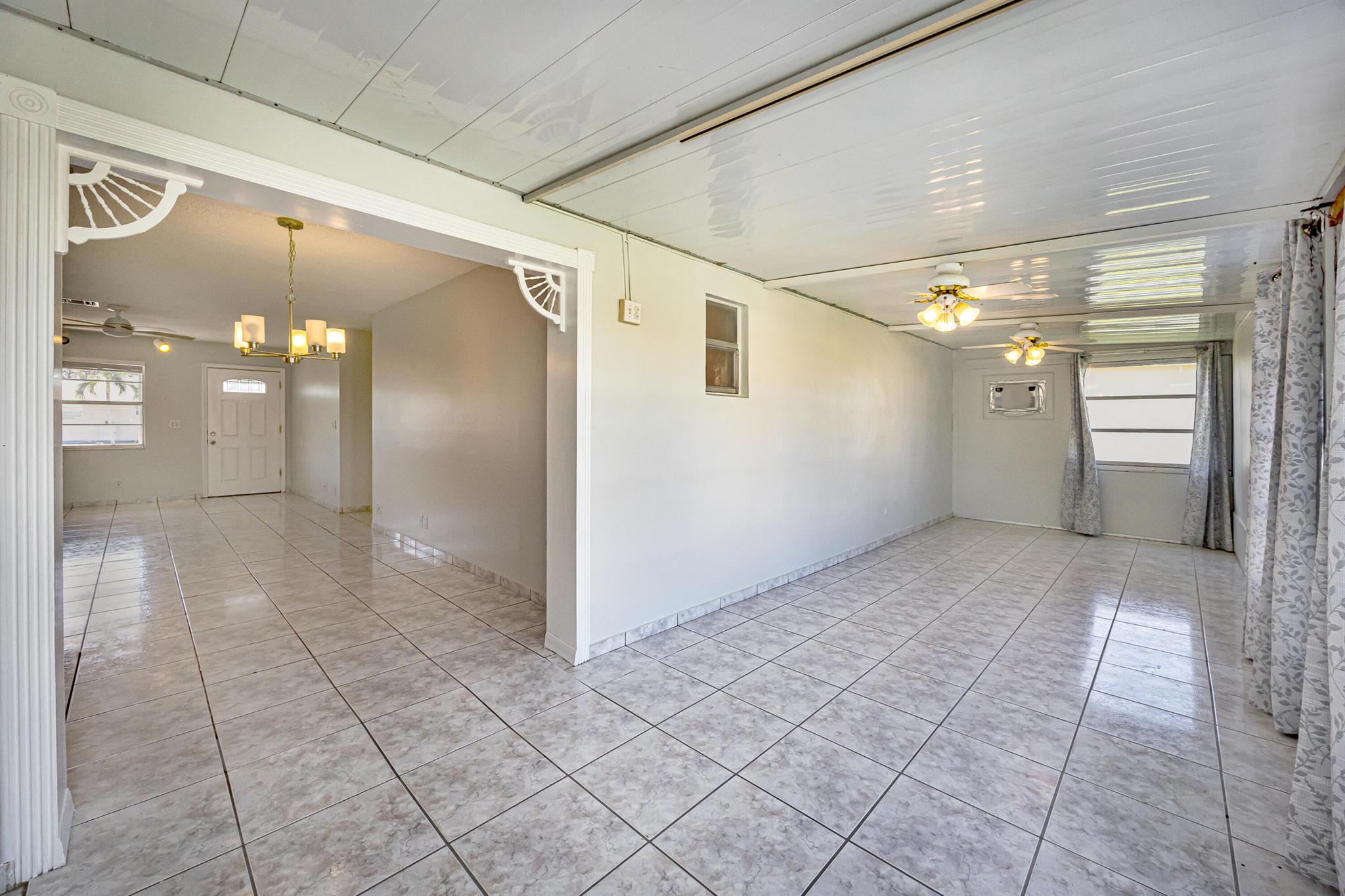 IMPERIAL VILLAS CONDO - Residential Lease