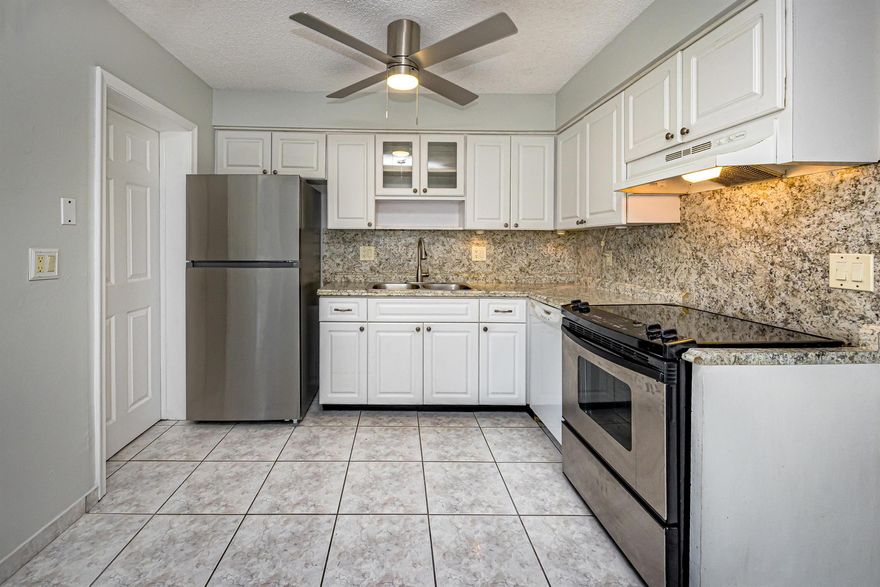 Freshly painted and upgraded villa just minutes away from beach and downtown.  Bonus Florida room, front door parking, laundry room with extra storage. No pets, trucks or motorcycles allowed. Association application and approval required. Welcome home!