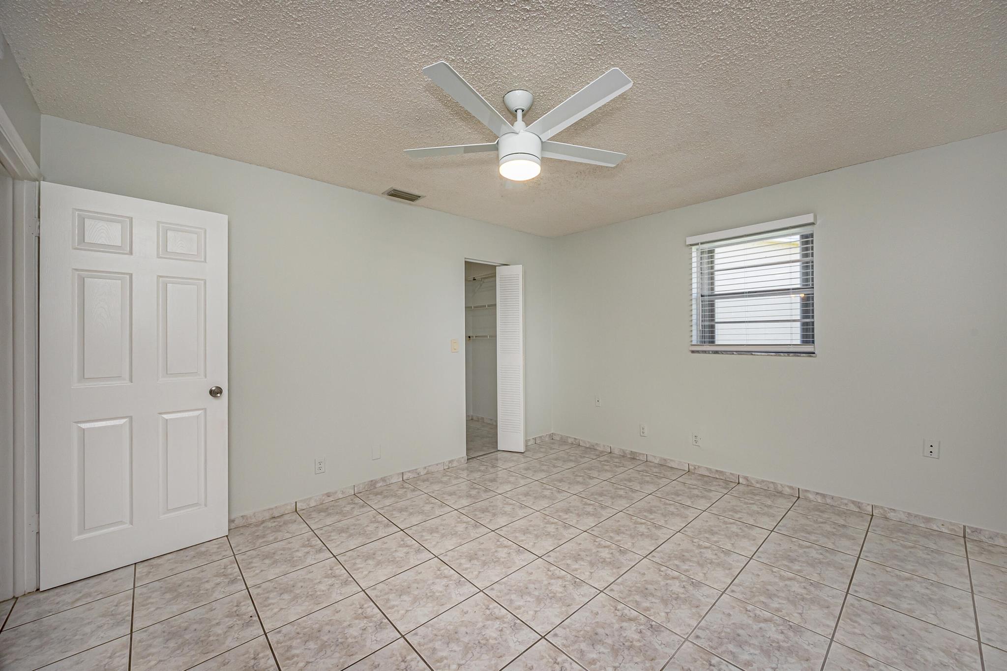 IMPERIAL VILLAS CONDO - Residential Lease