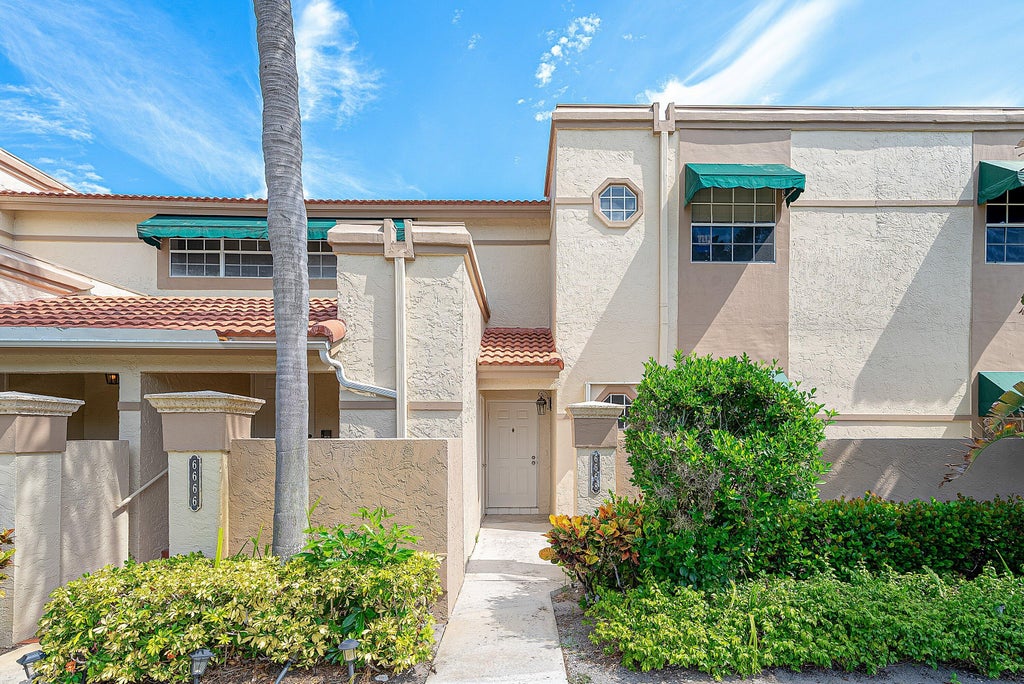 Photo of 6668 Via Regina, Boca Raton, FL 33433 (MLS # B26067397)