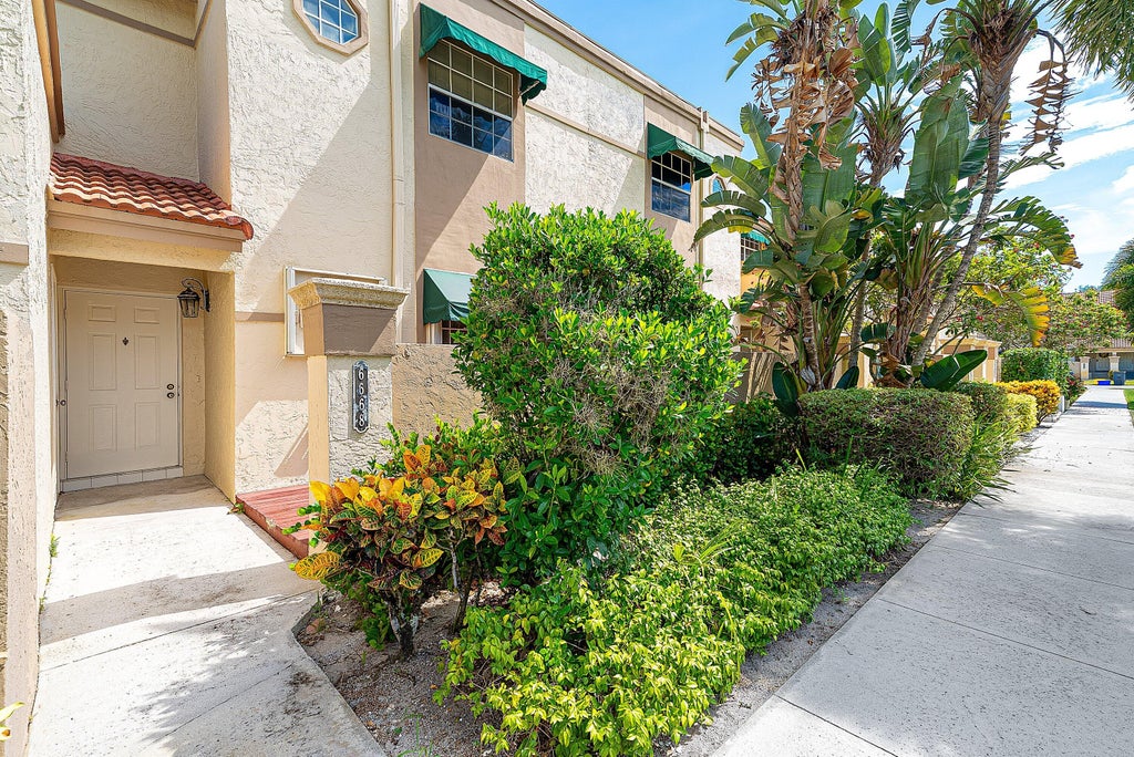 Photo of 6668 Via Regina, Boca Raton, FL 33433 (MLS # B26067397)