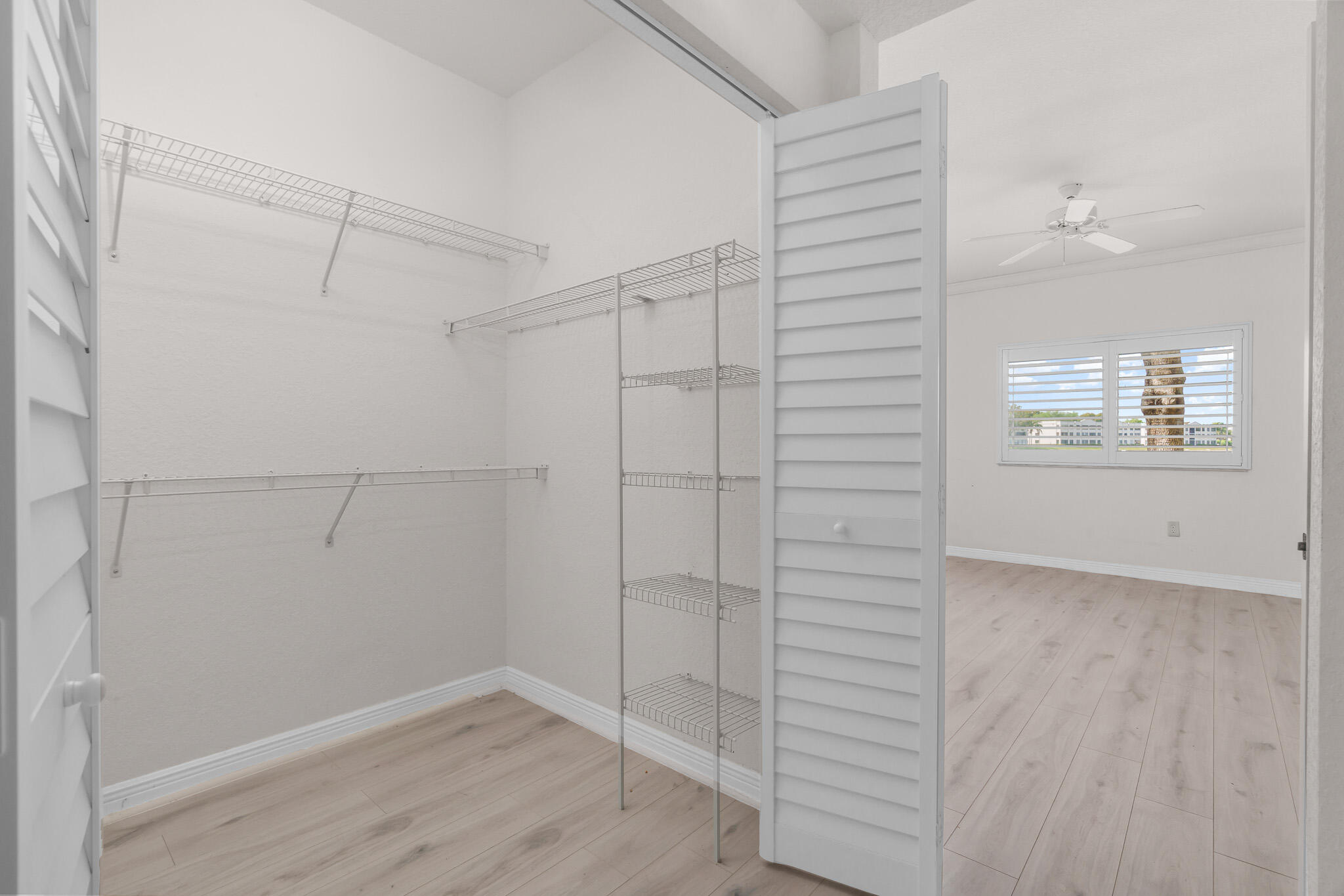 SOUTHAMPTON CONDOMINIUM - Residential