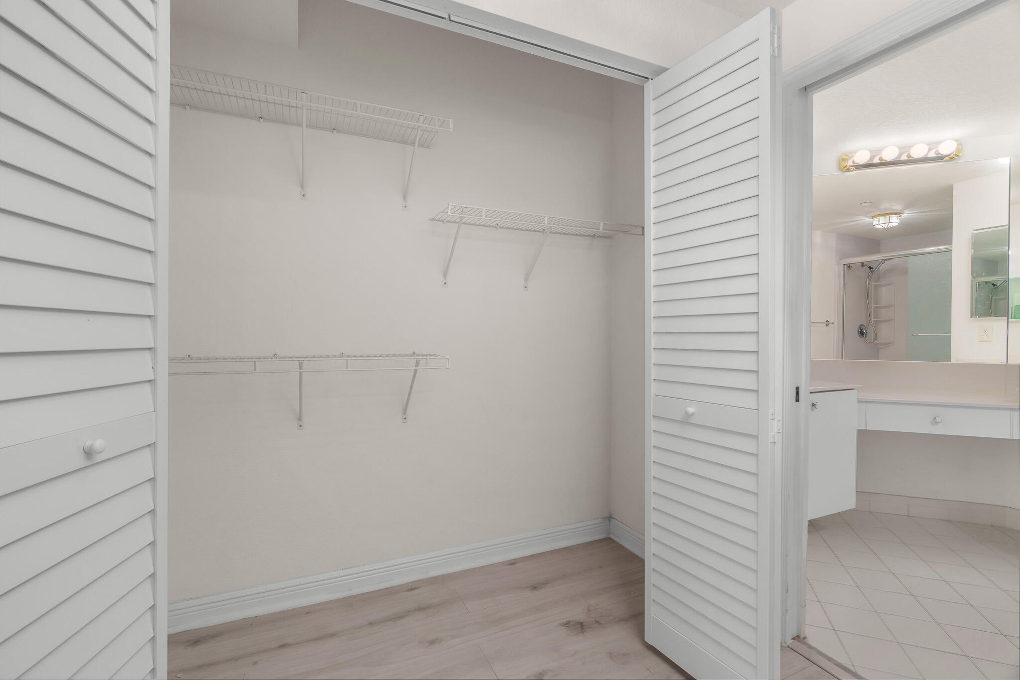 SOUTHAMPTON CONDOMINIUM - Residential