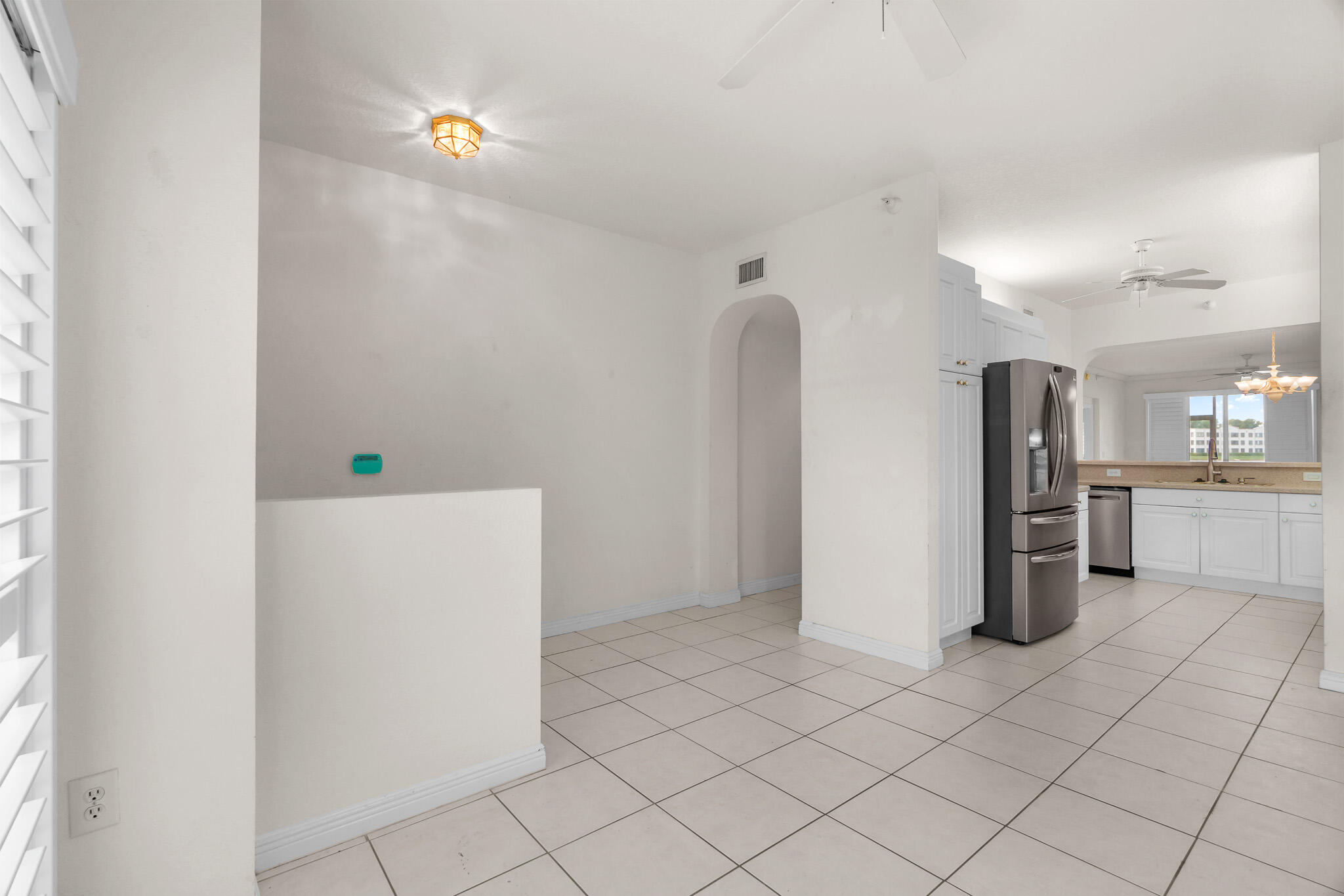 SOUTHAMPTON CONDOMINIUM - Residential