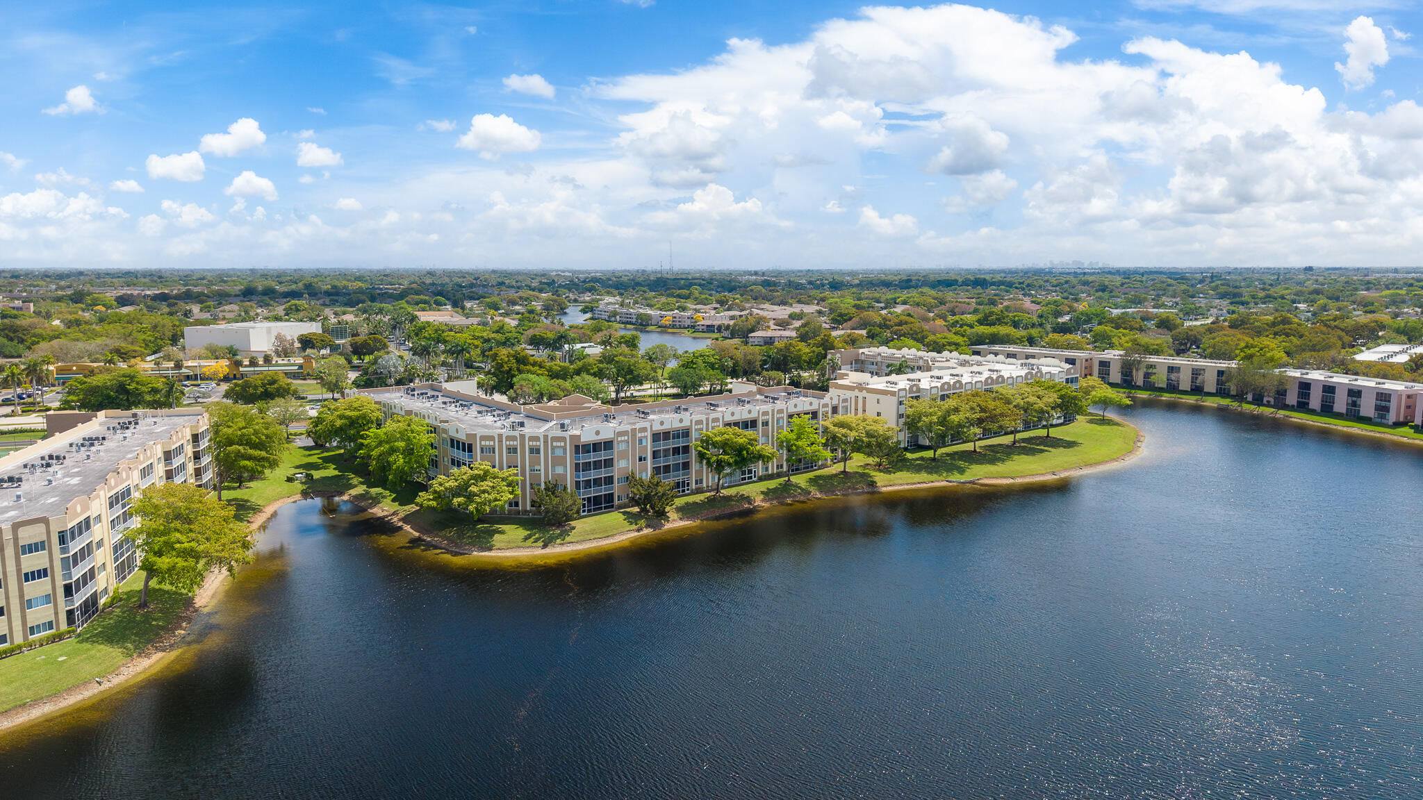 SOUTHAMPTON CONDOMINIUM - Residential