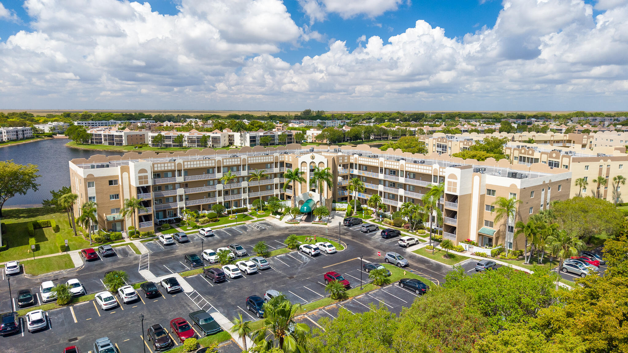 SOUTHAMPTON CONDOMINIUM - Residential