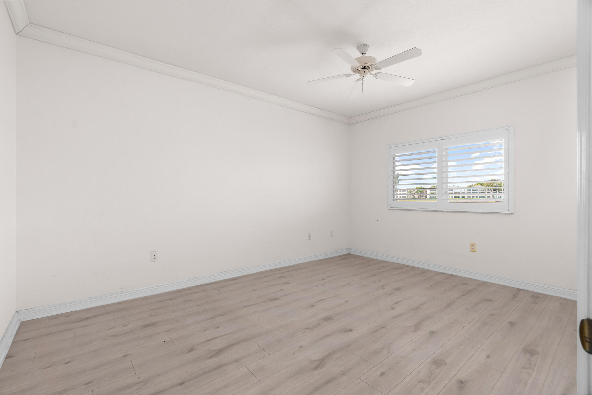 SOUTHAMPTON CONDOMINIUM - Residential