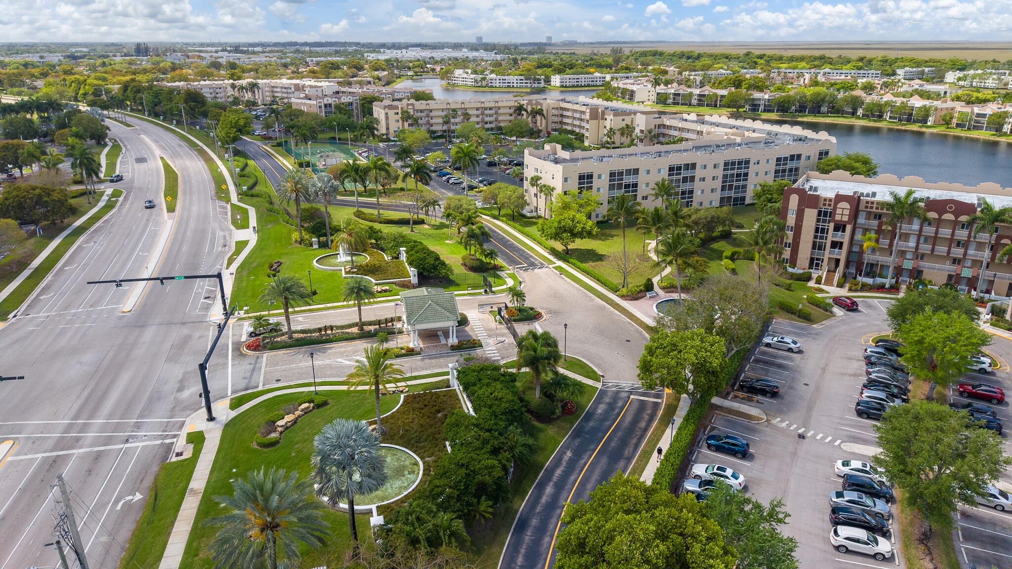 SOUTHAMPTON CONDOMINIUM - Residential