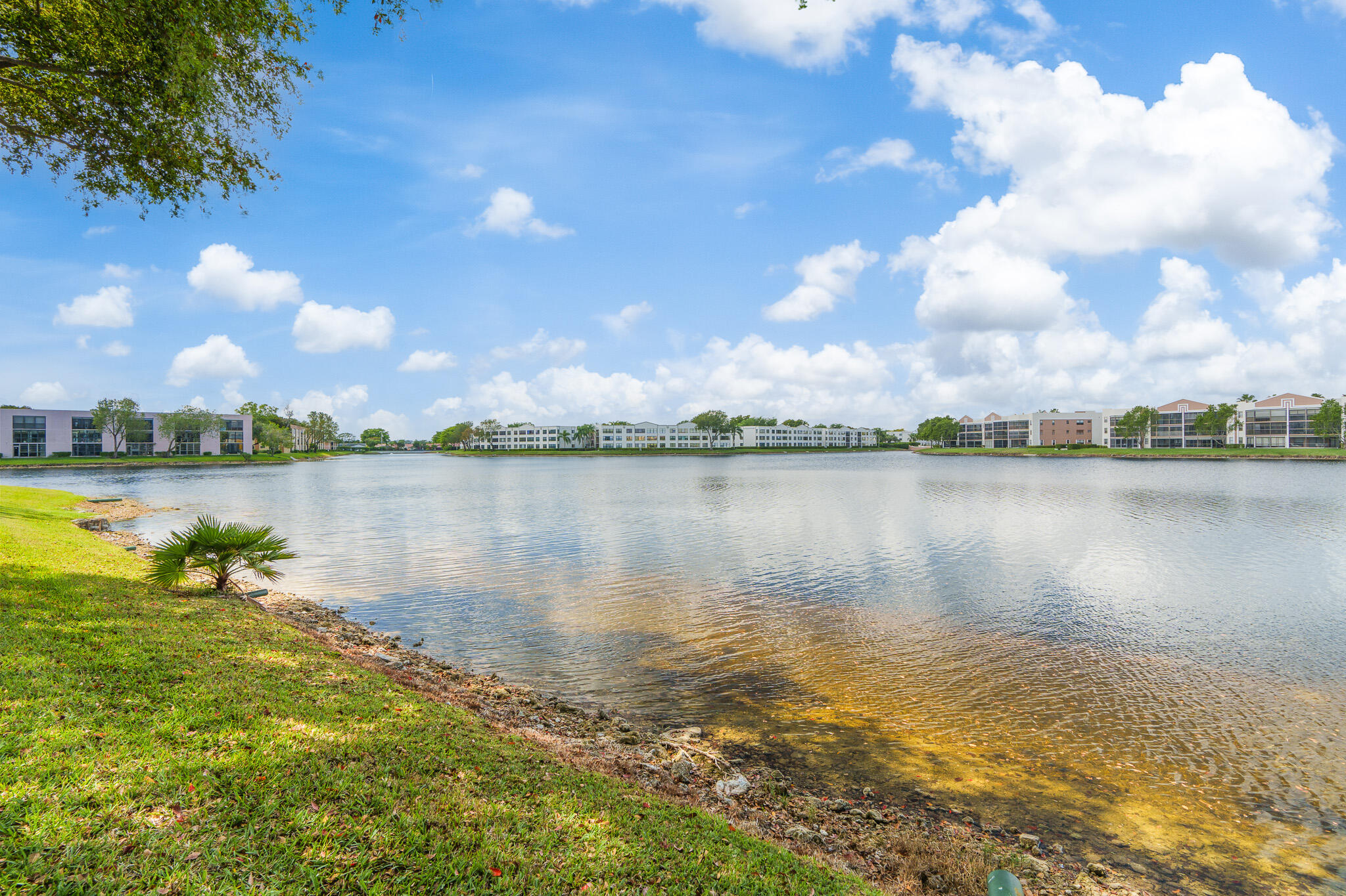 SOUTHAMPTON CONDOMINIUM - Residential