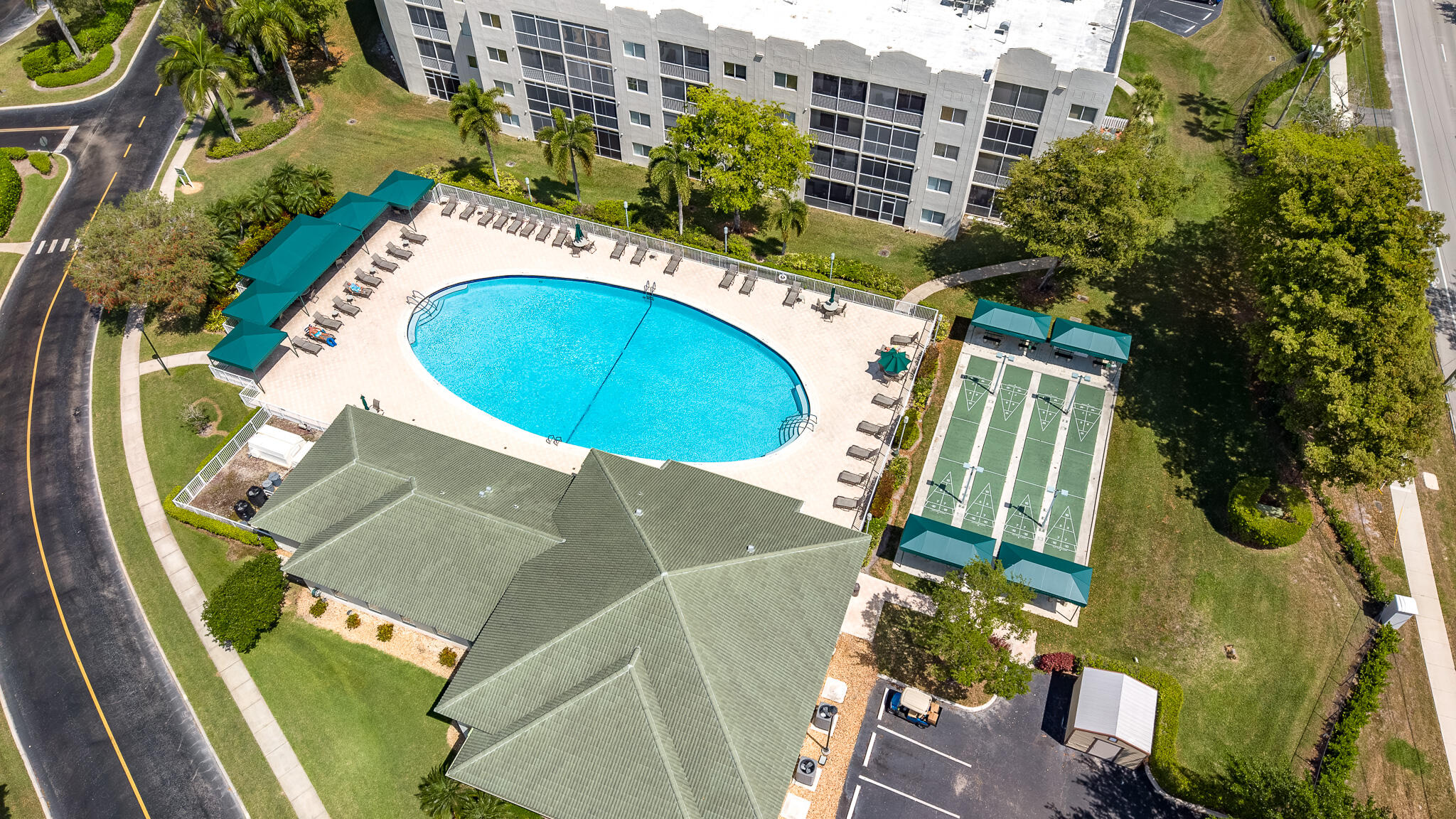 SOUTHAMPTON CONDOMINIUM - Residential