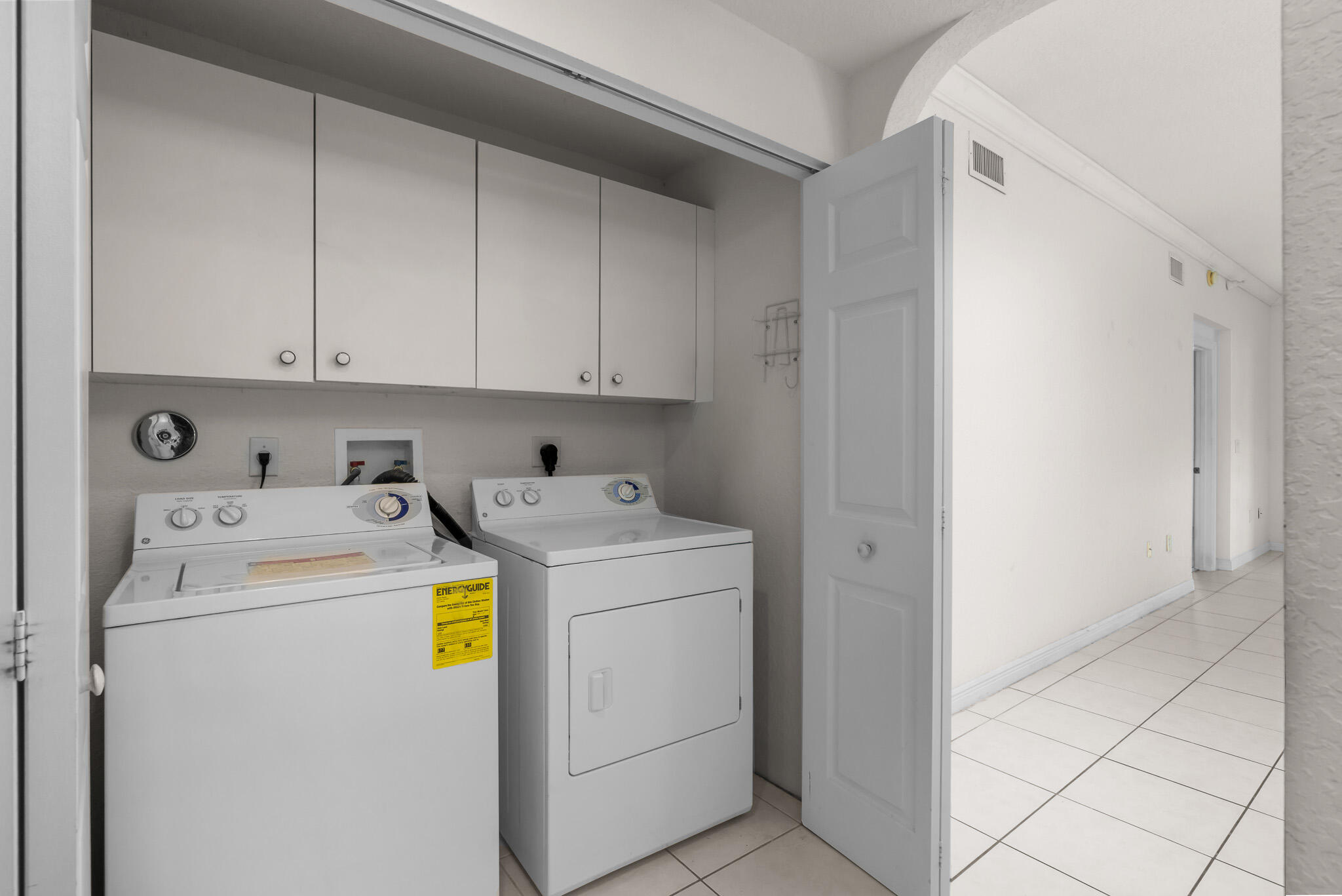 SOUTHAMPTON CONDOMINIUM - Residential