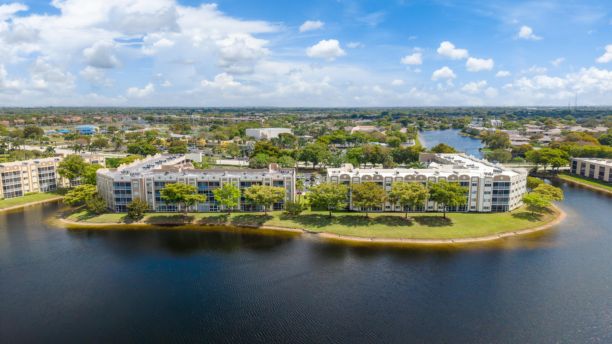 SOUTHAMPTON CONDOMINIUM - Residential