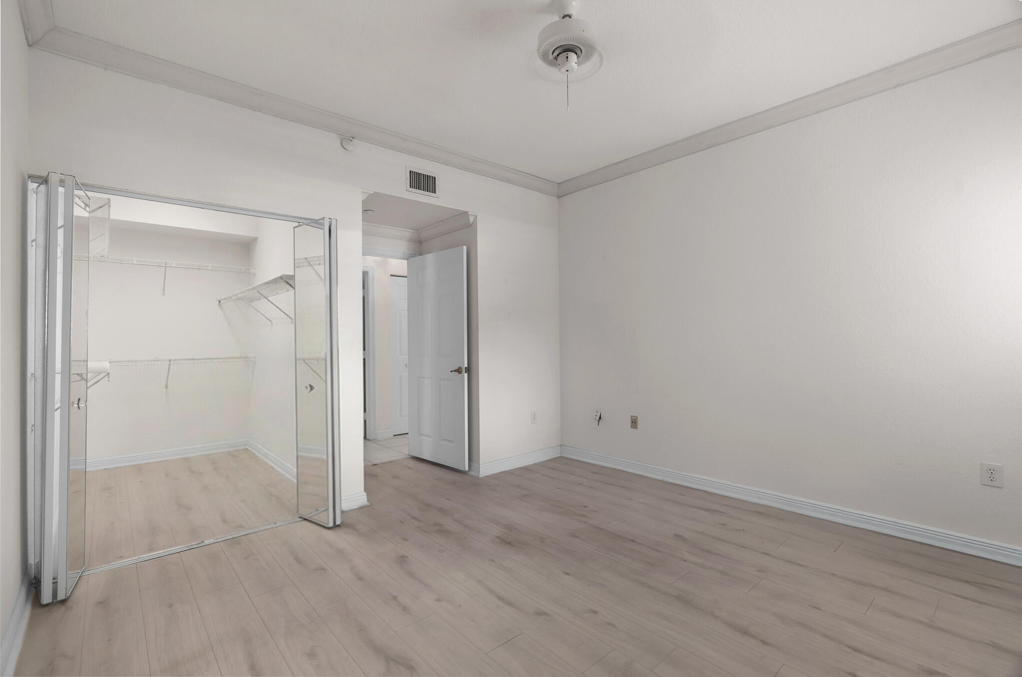 SOUTHAMPTON CONDOMINIUM - Residential