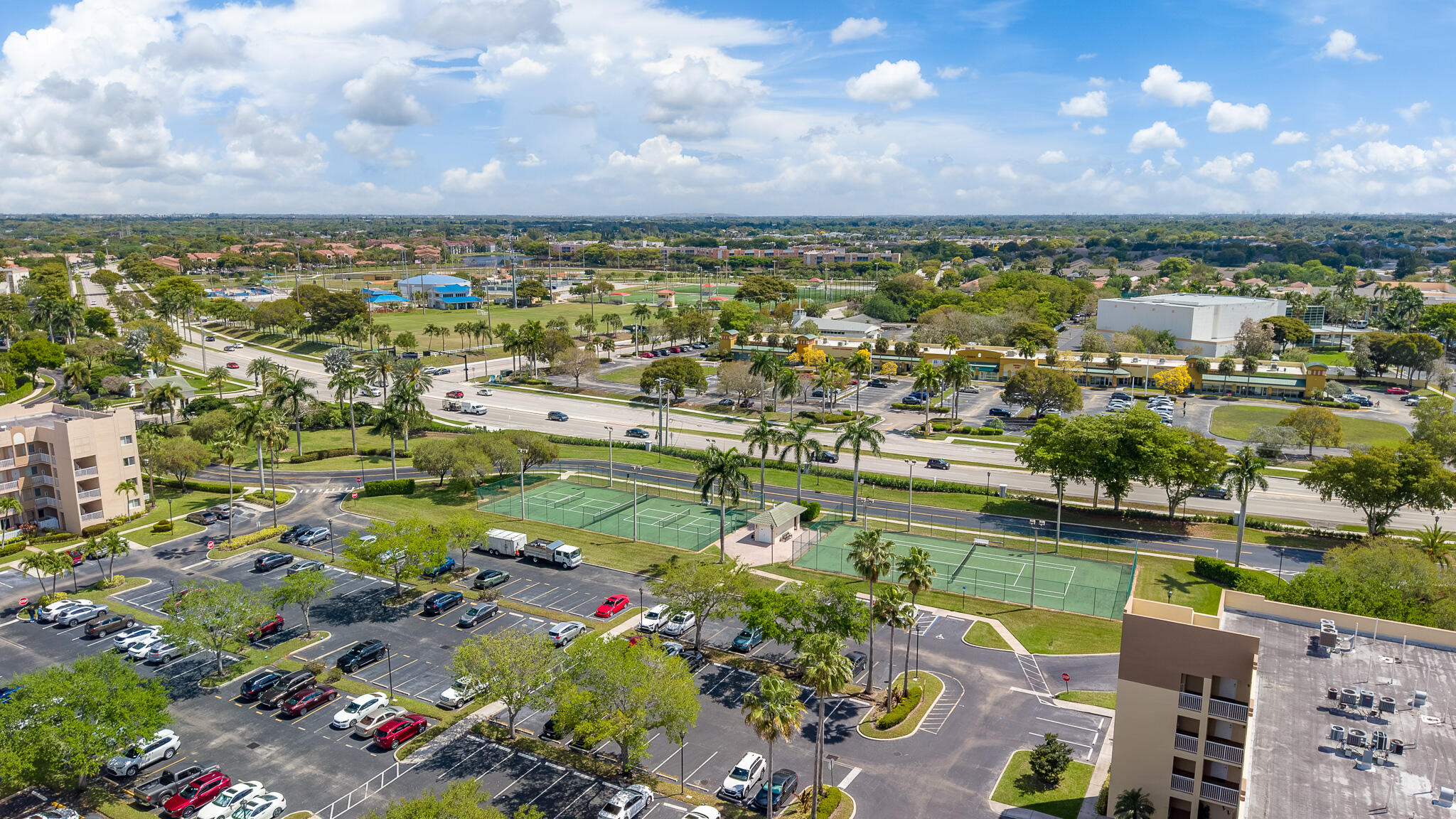 SOUTHAMPTON CONDOMINIUM - Residential