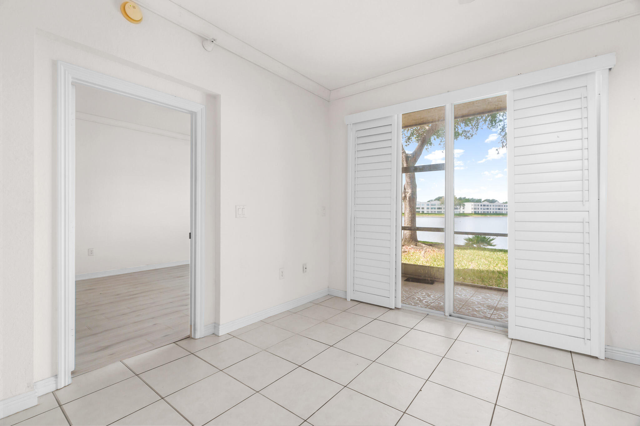 SOUTHAMPTON CONDOMINIUM - Residential