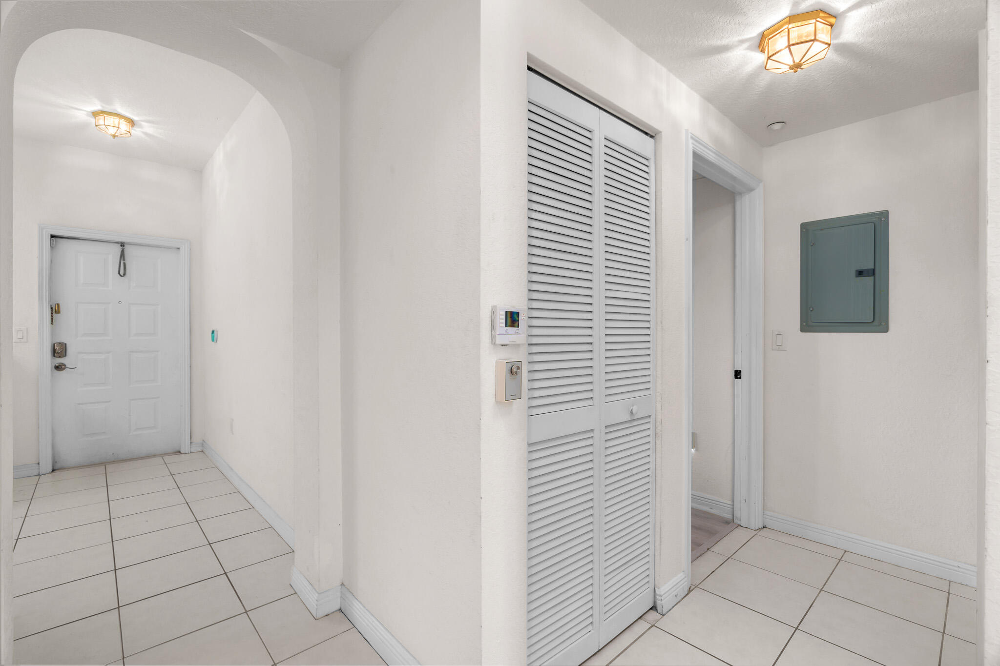 SOUTHAMPTON CONDOMINIUM - Residential