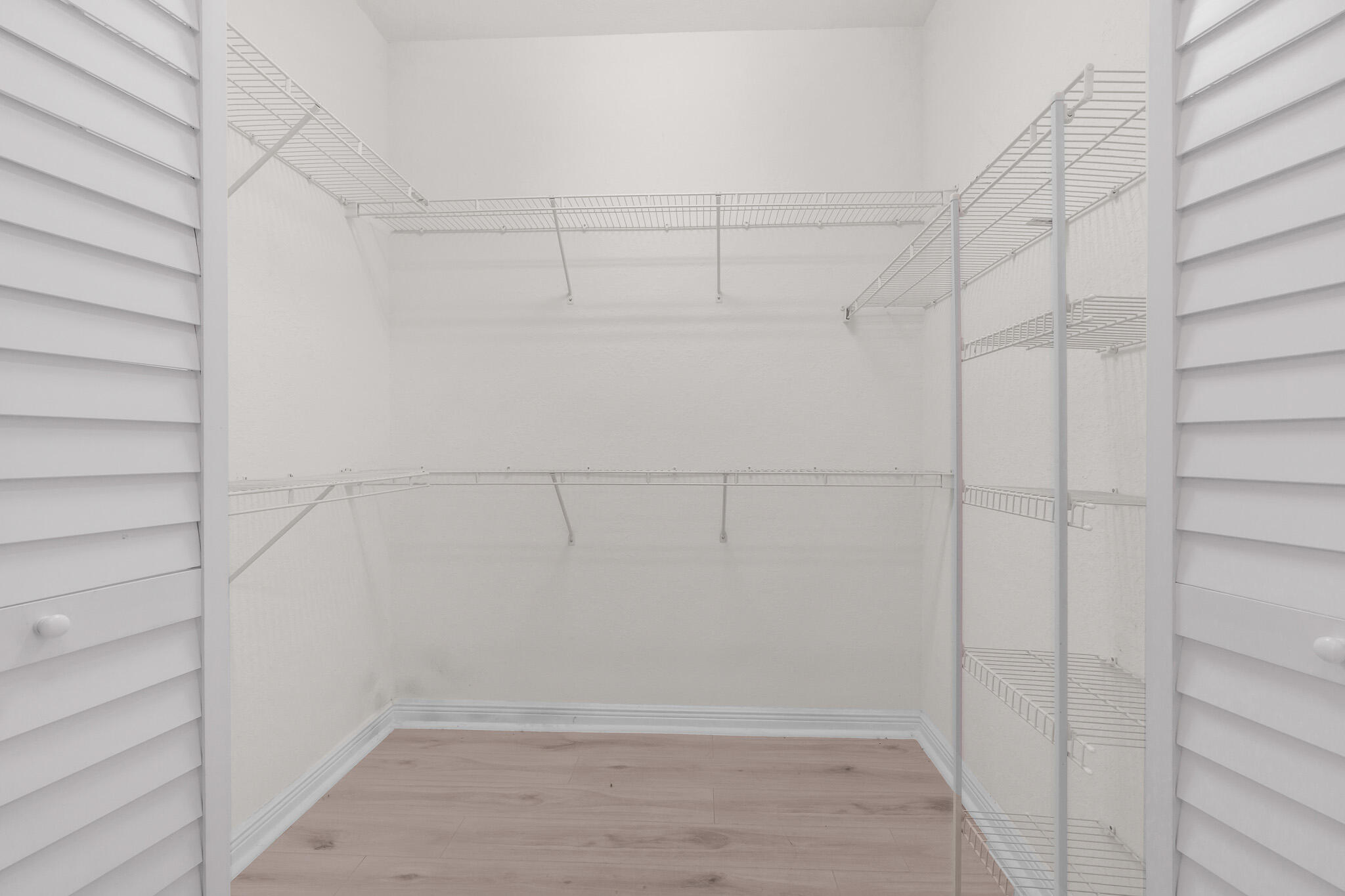 SOUTHAMPTON CONDOMINIUM - Residential