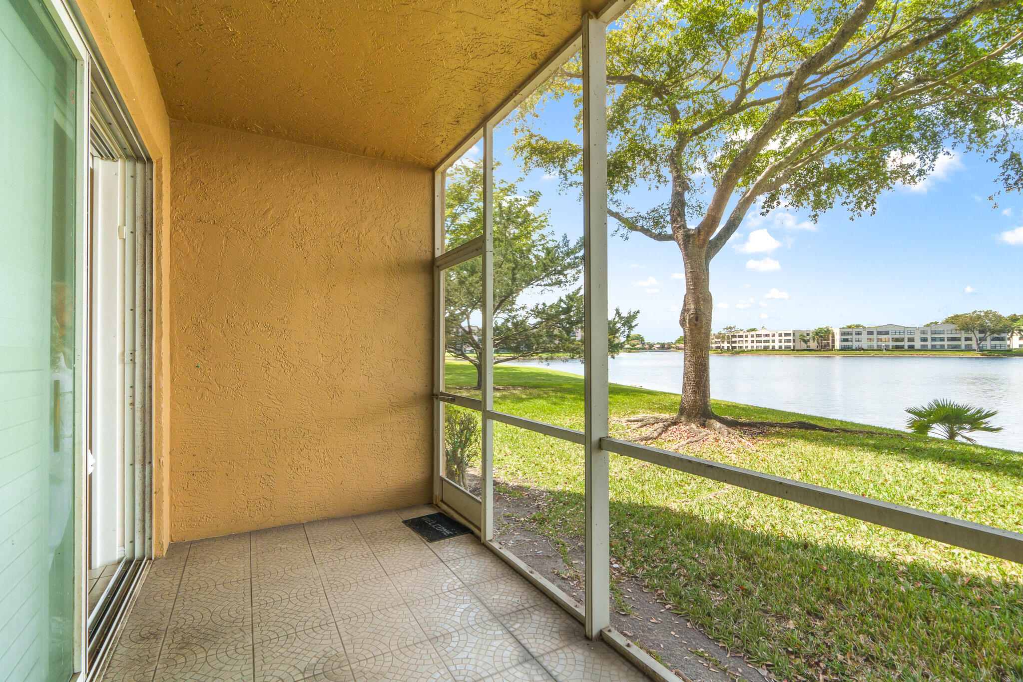 SOUTHAMPTON CONDOMINIUM - Residential