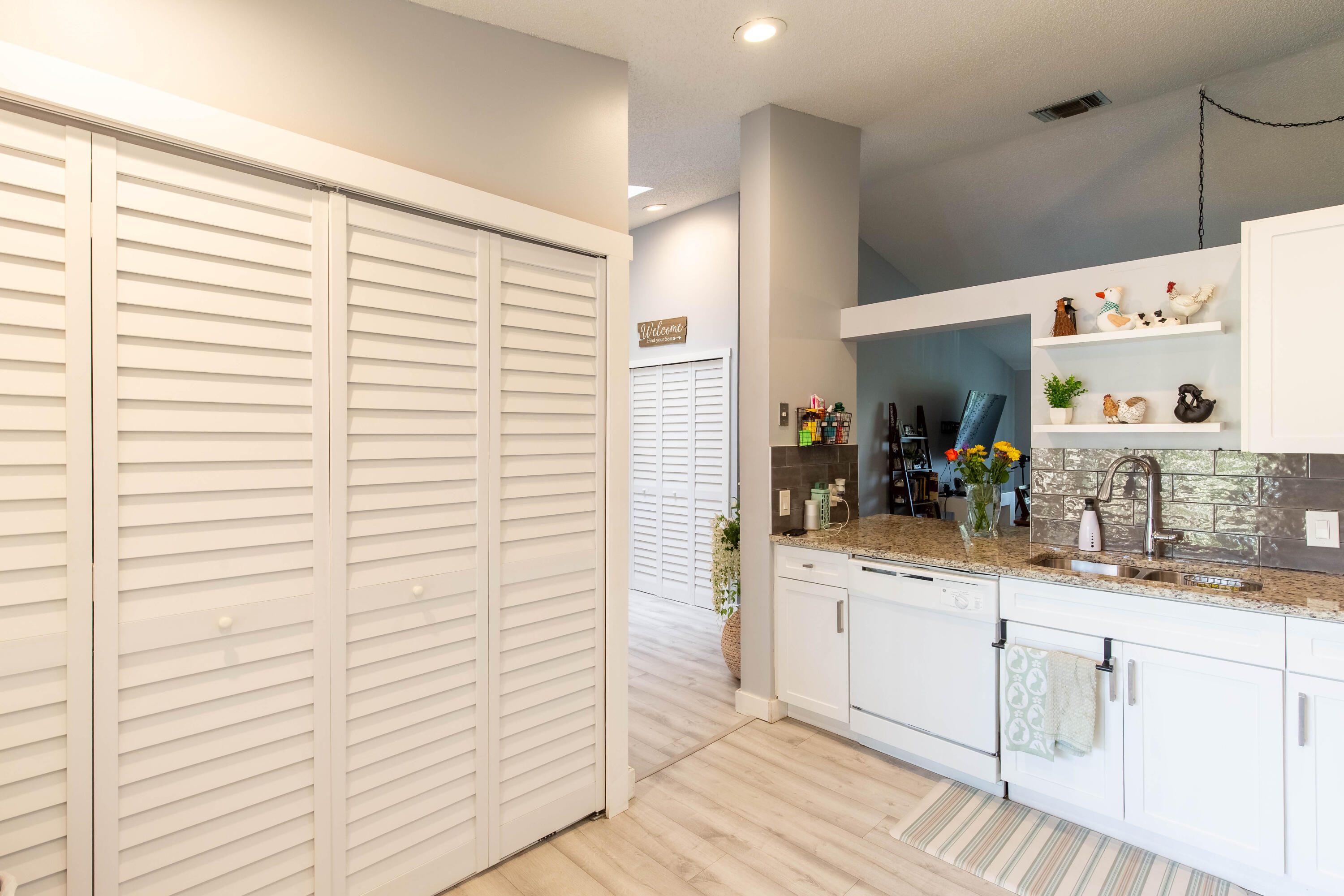 SHEFFIELD WOODS AT WELLINGTON CONDO - Residential