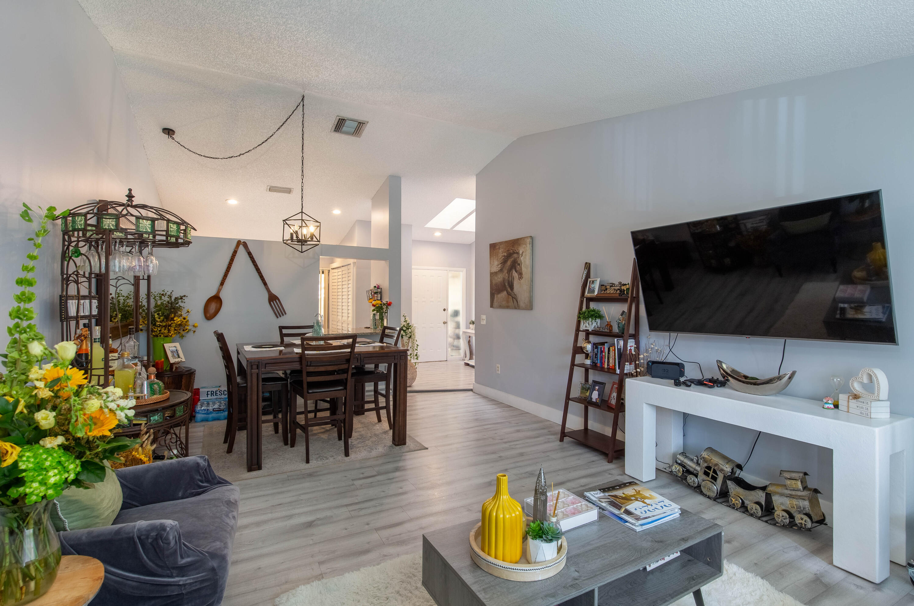 SHEFFIELD WOODS AT WELLINGTON CONDO - Residential