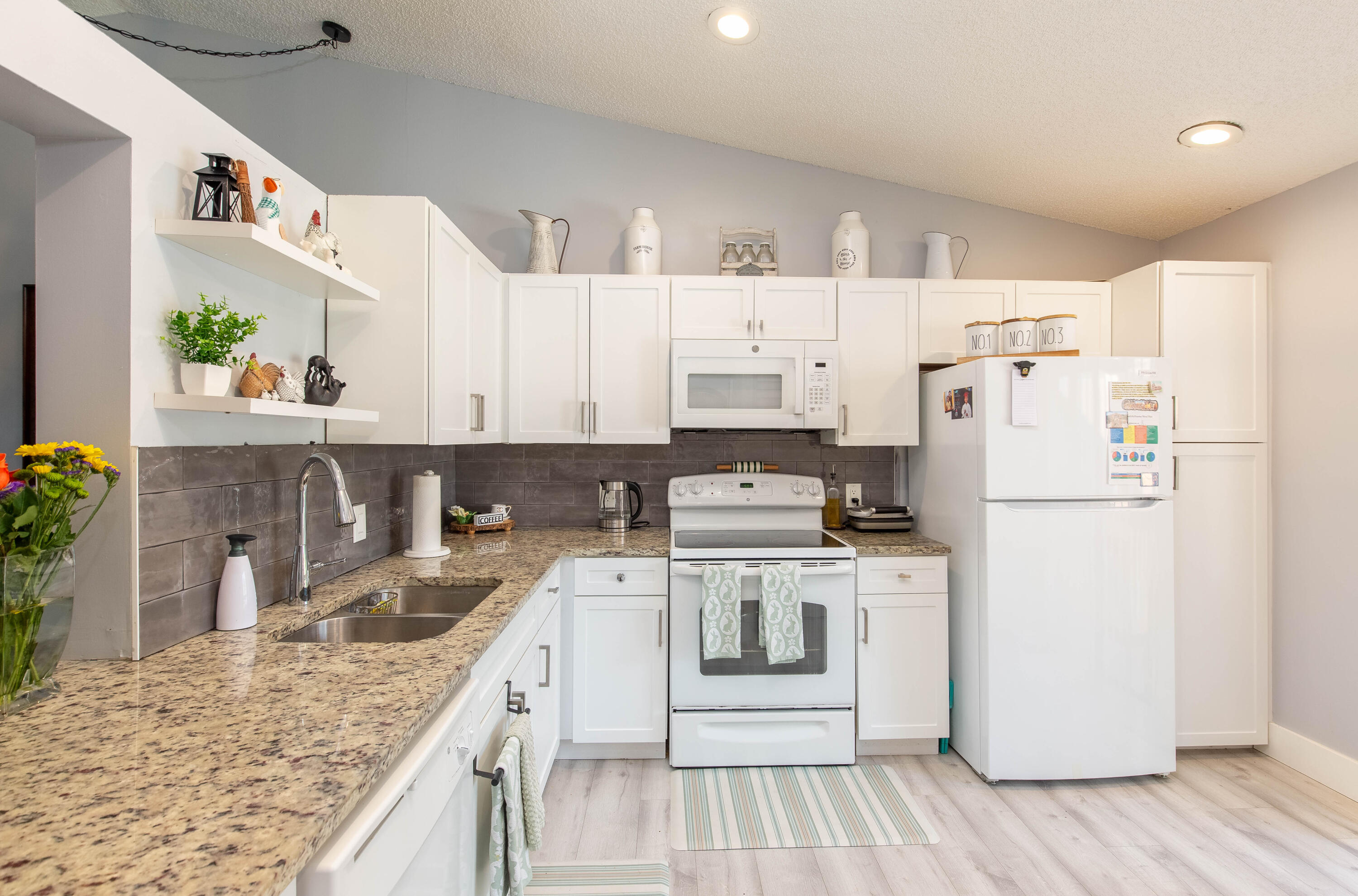 SHEFFIELD WOODS AT WELLINGTON CONDO - Residential