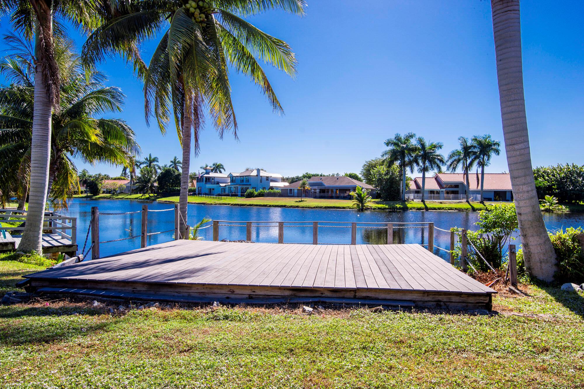12820 Leeds Court, Wellington, FL, 33414/$995,000 4 12820 Leeds Court