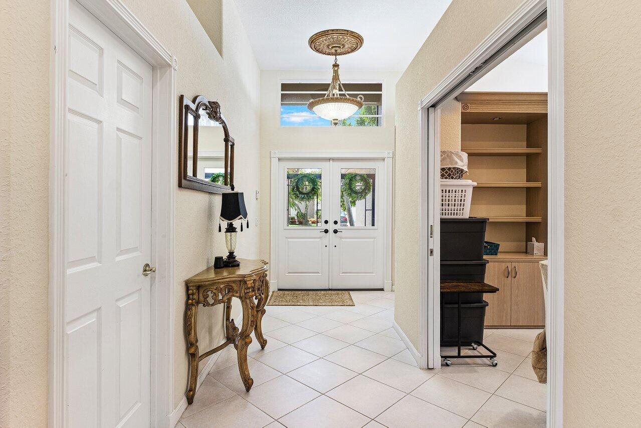 VALENCIA LAKES 3 - Residential