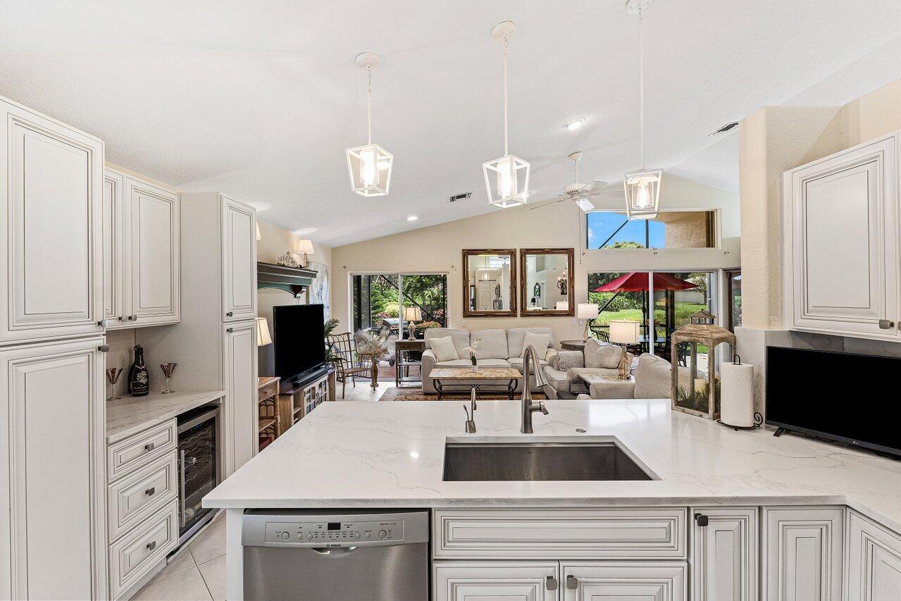 VALENCIA LAKES 3 - Residential