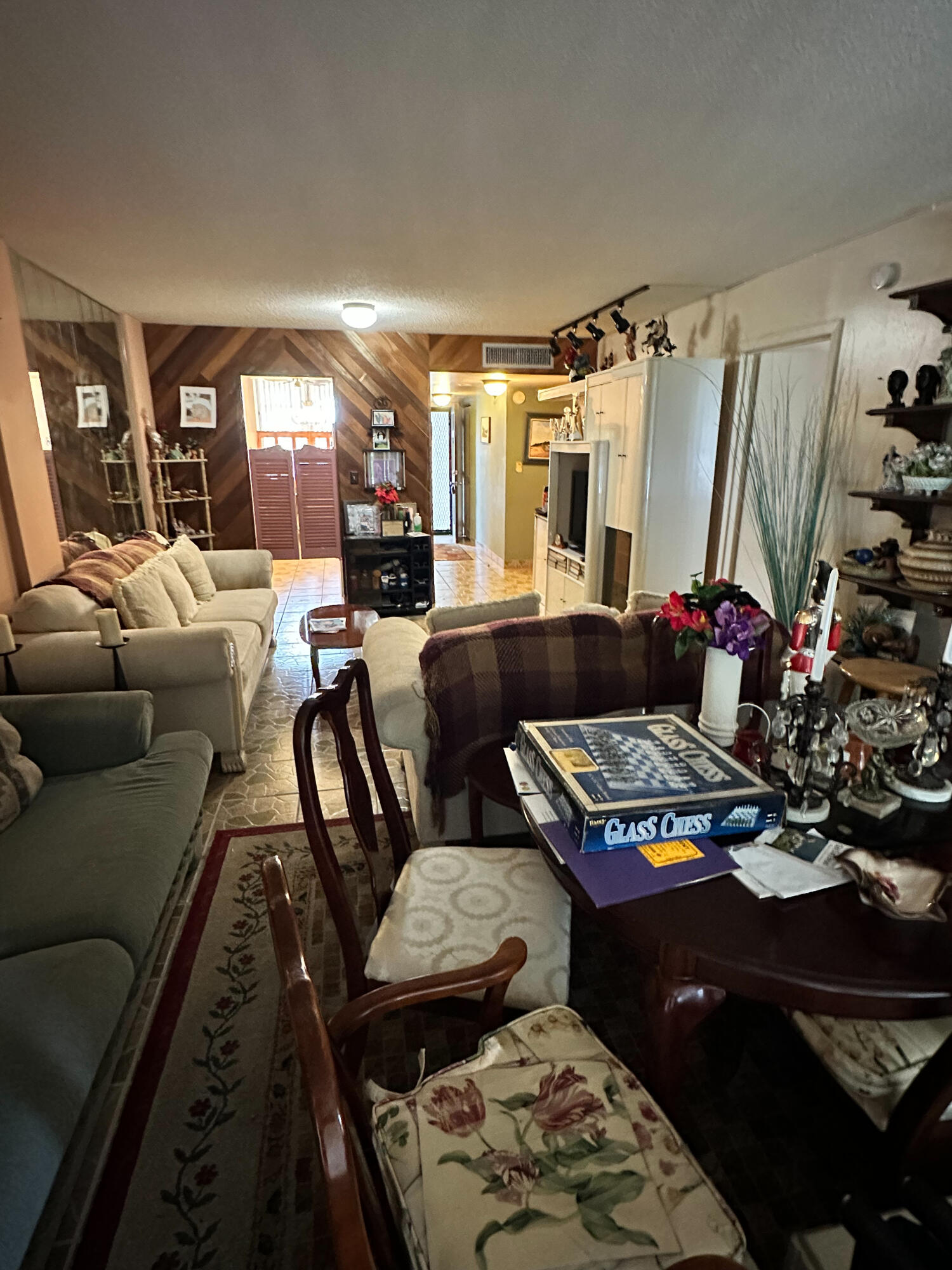 CYPRESS CHASE CONDO NO 3 - Residential