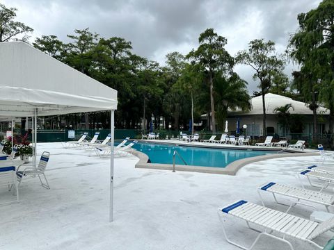 4850 NW 29th Court 132 Lauderdale Lakes FL 33313
