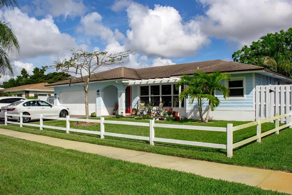 Photo of 4641 Armadillo Street, Boca Raton, FL 33428 (MLS # R10698119)