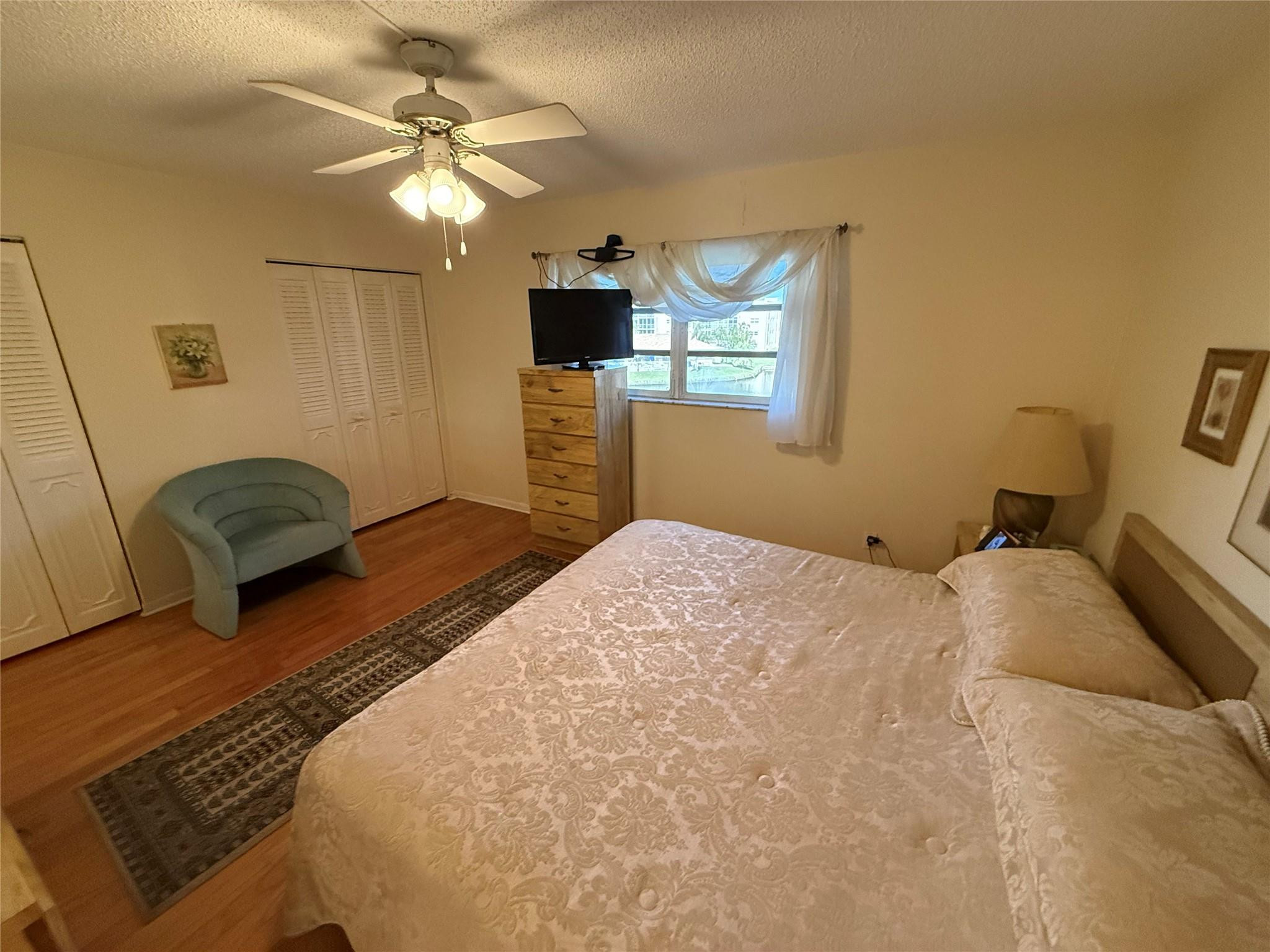 MEADOWBROOK LAKES CONDO - Residential