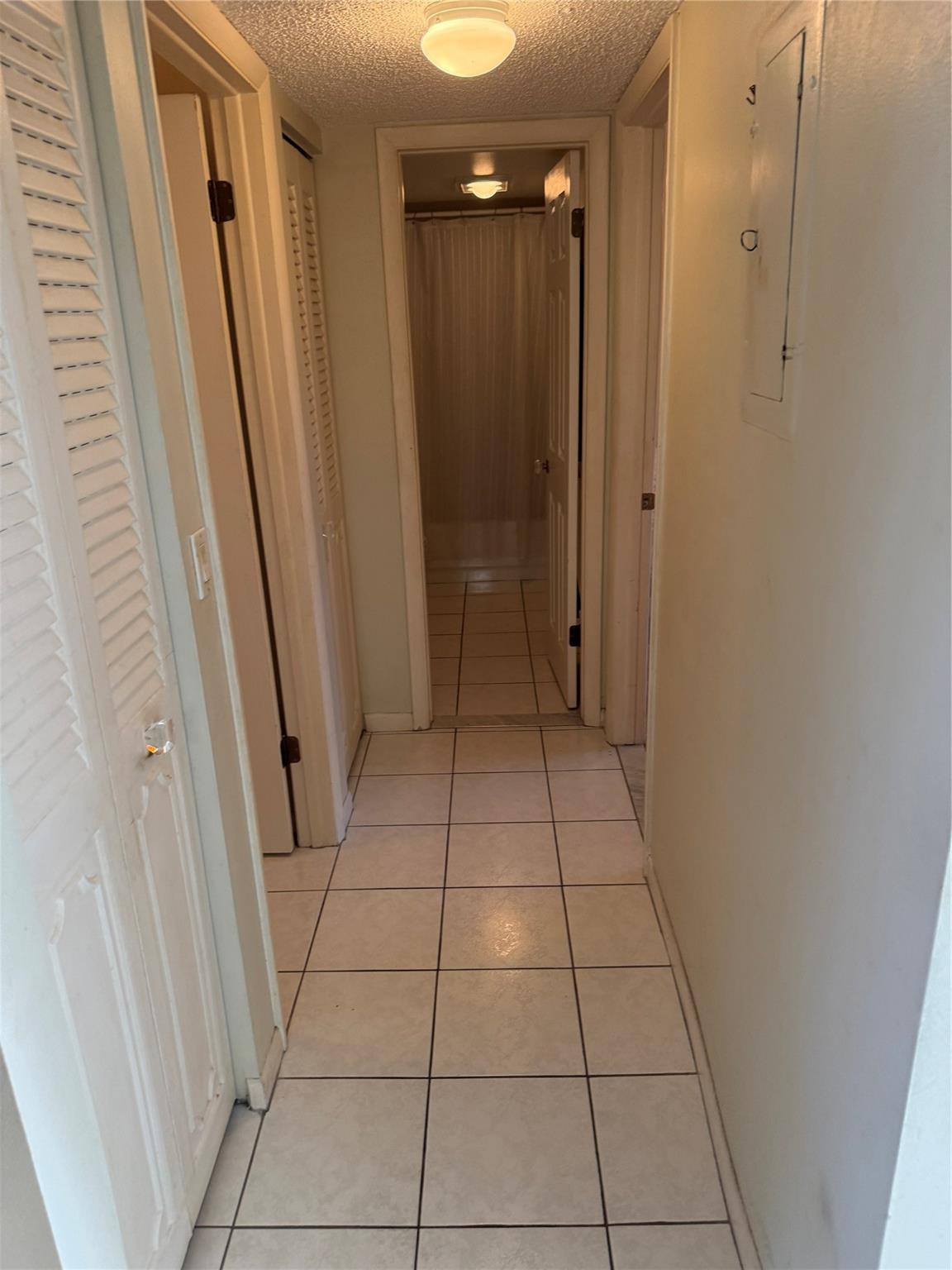 MEADOWBROOK LAKES CONDO - Residential