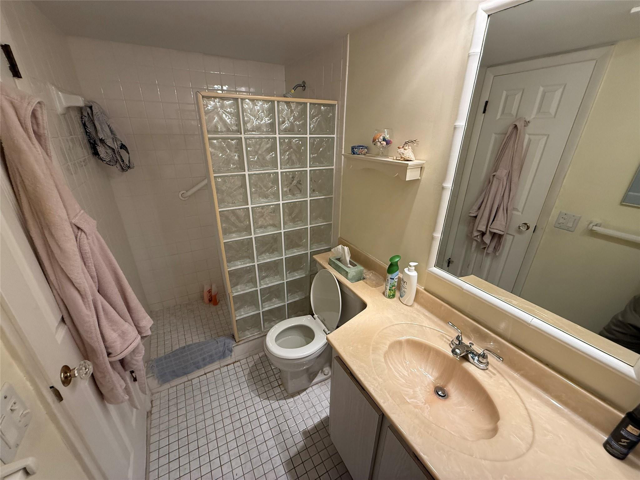 MEADOWBROOK LAKES CONDO - Residential