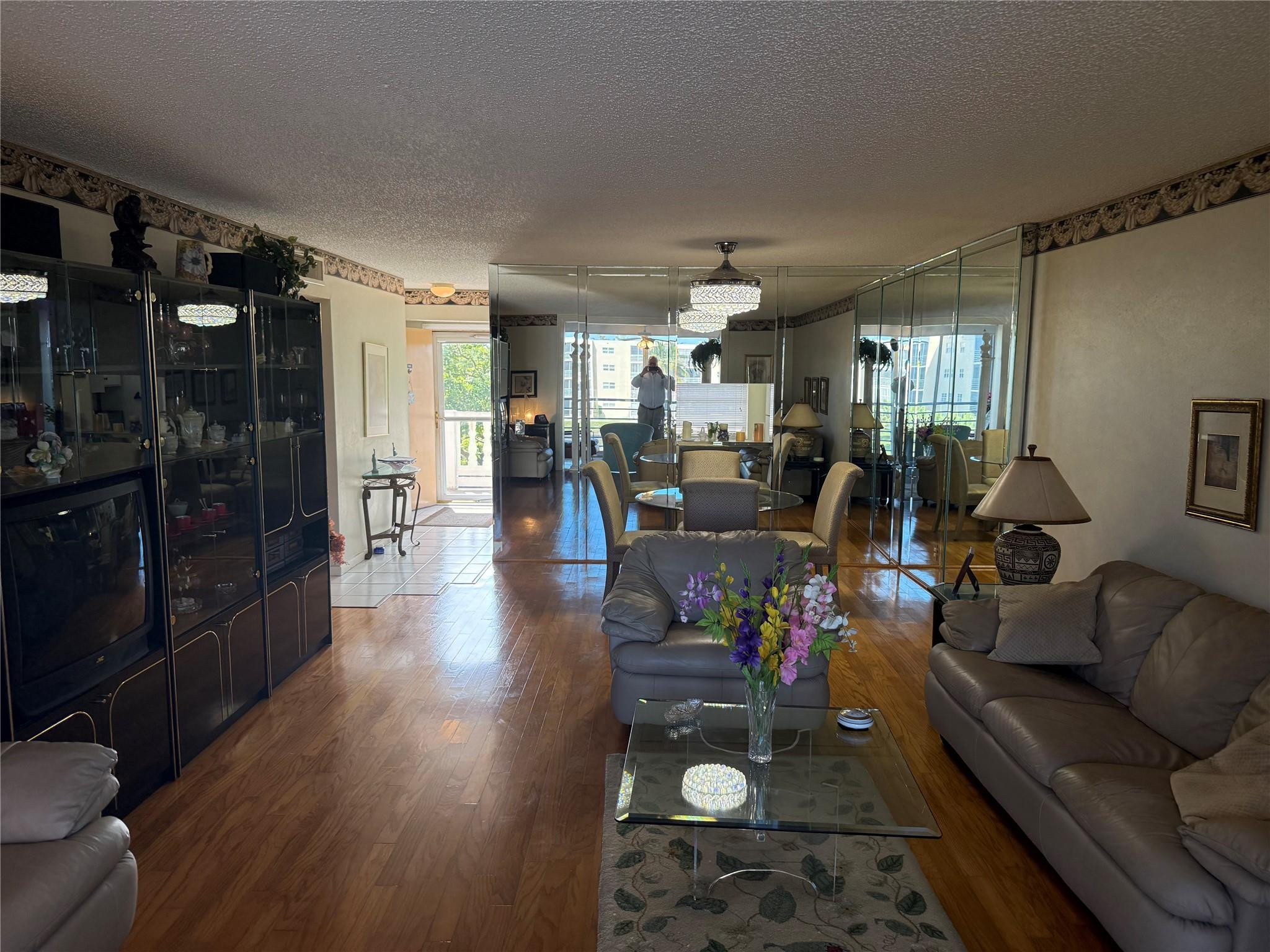 MEADOWBROOK LAKES CONDO - Residential