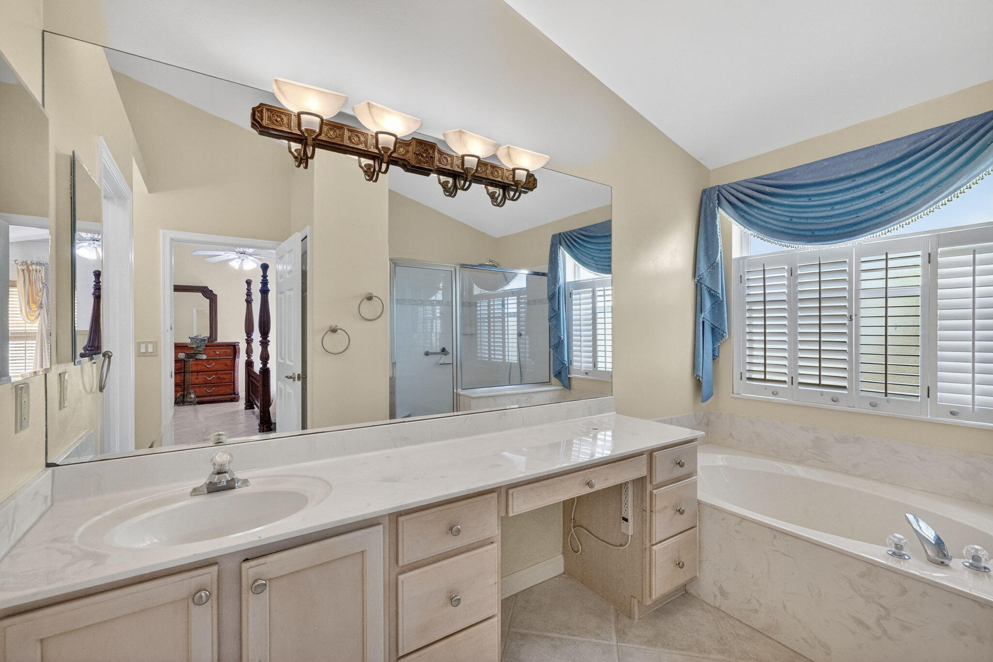 Bristol Lakes - Residential