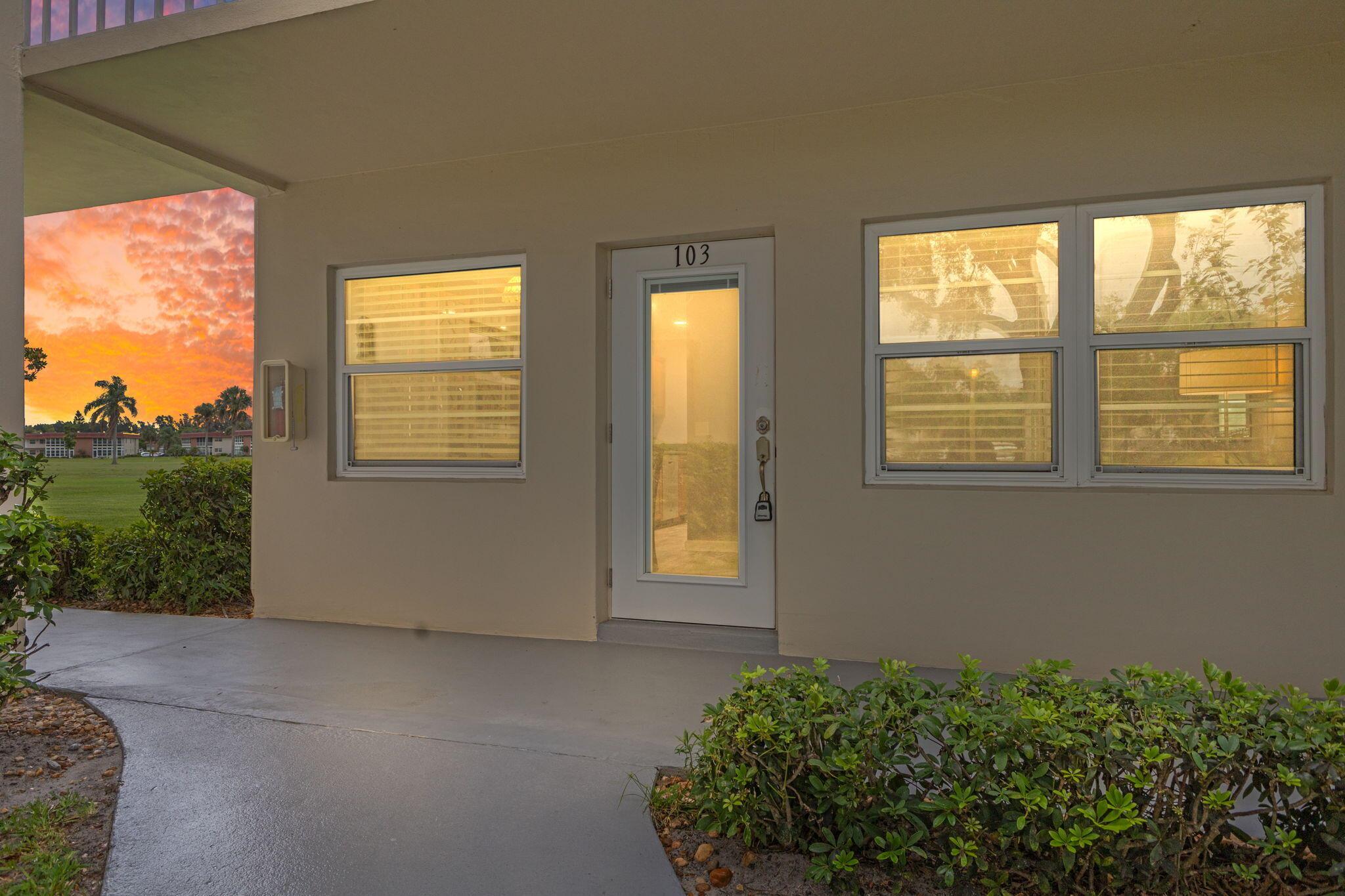 8 Vista Palm Lane 103