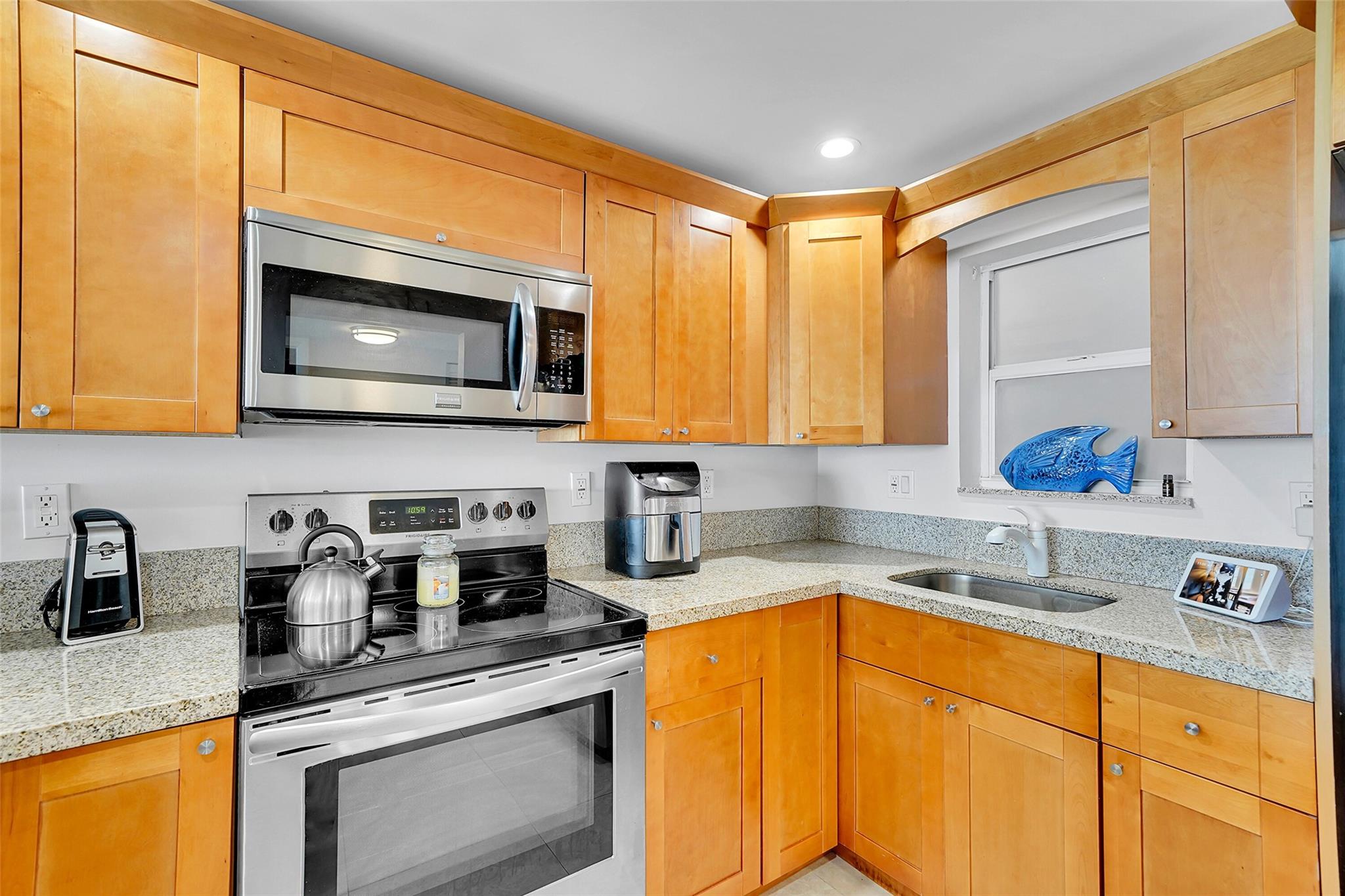 EDGEWATER - Residential Lease