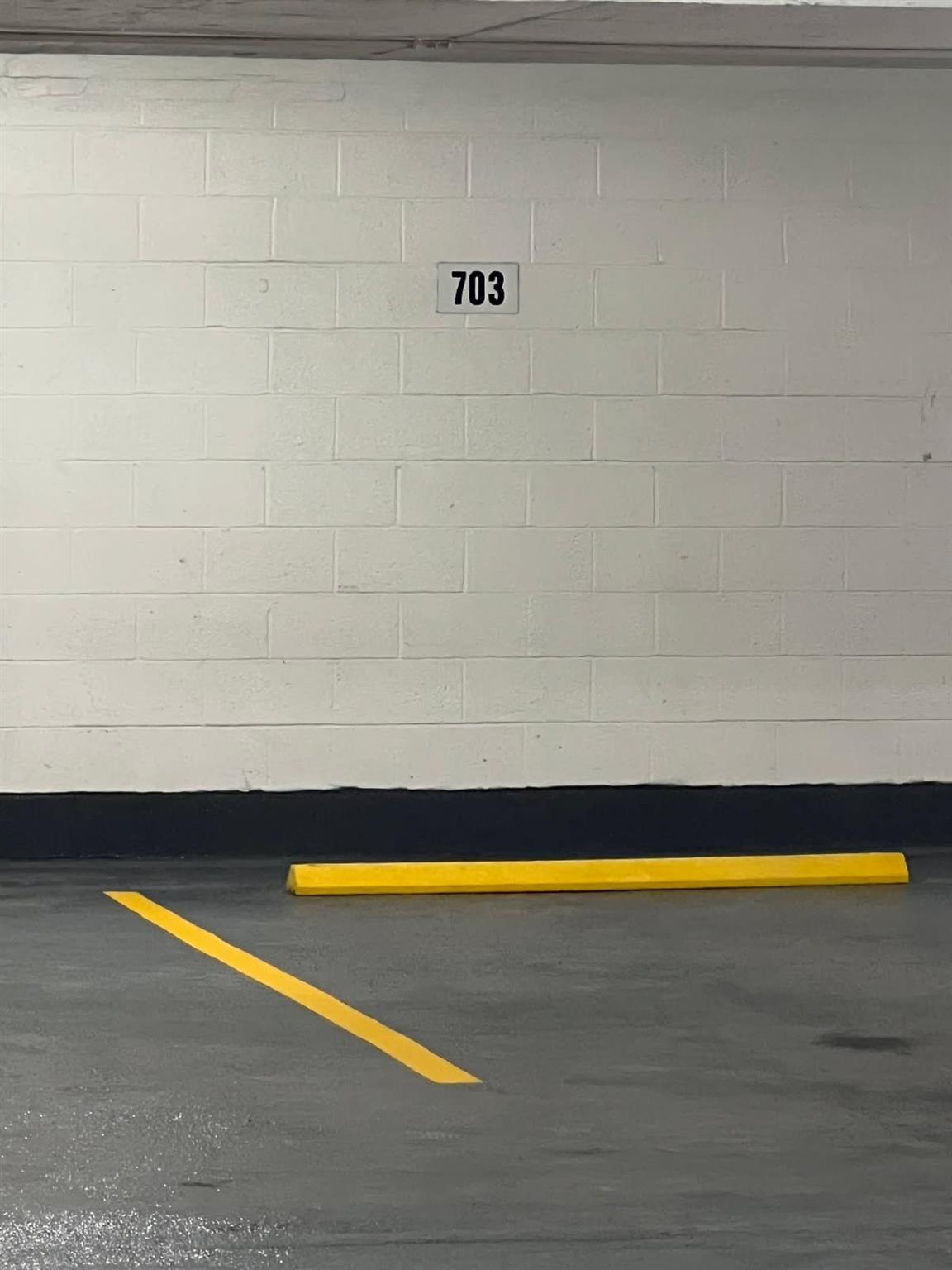 EDGEWATER - Residential Lease