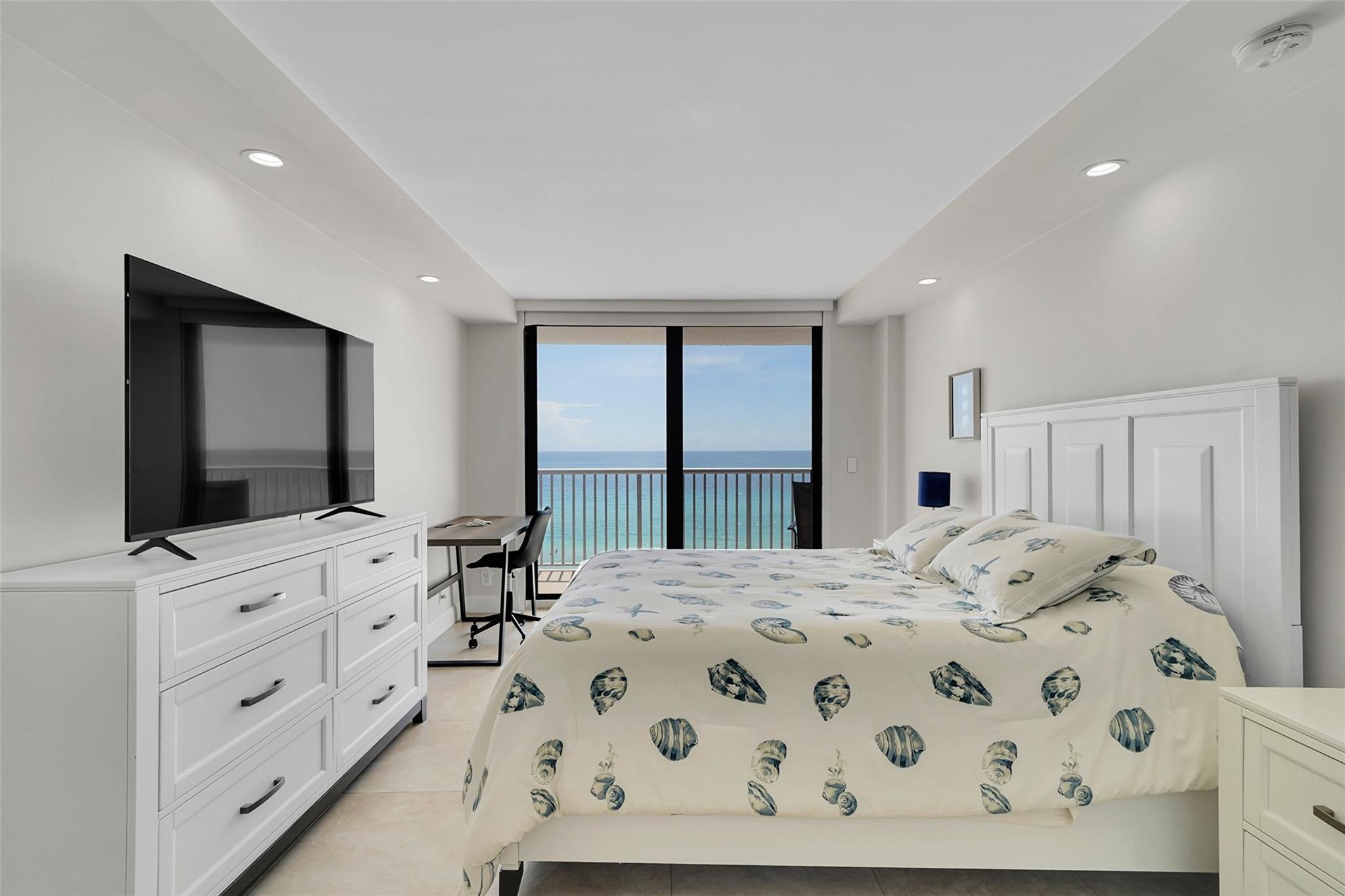 EDGEWATER - Residential Lease