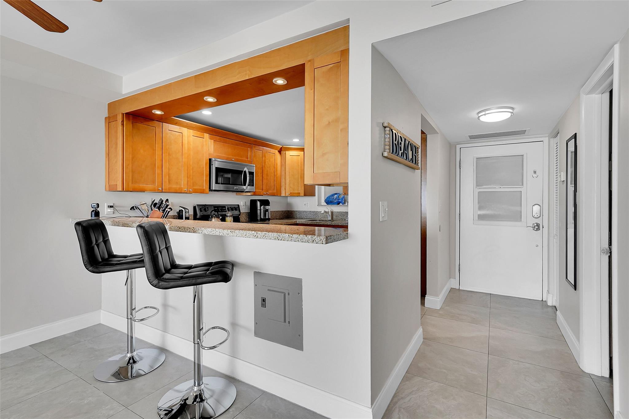 EDGEWATER - Residential Lease