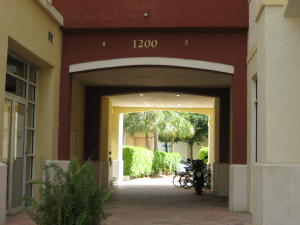 VILLAGE AT ABACOA CONDO - Residential