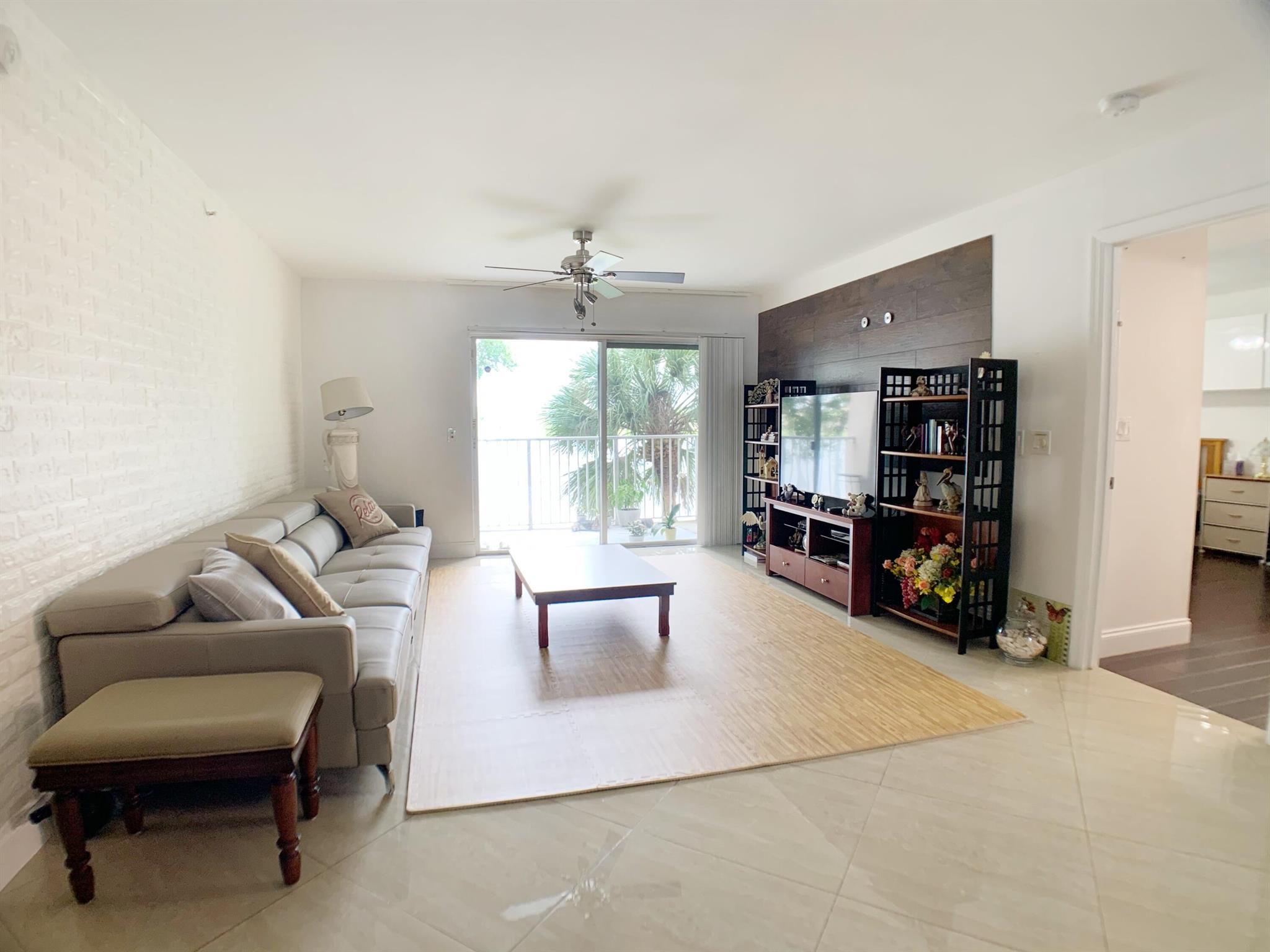 5015 Wiles Road 206