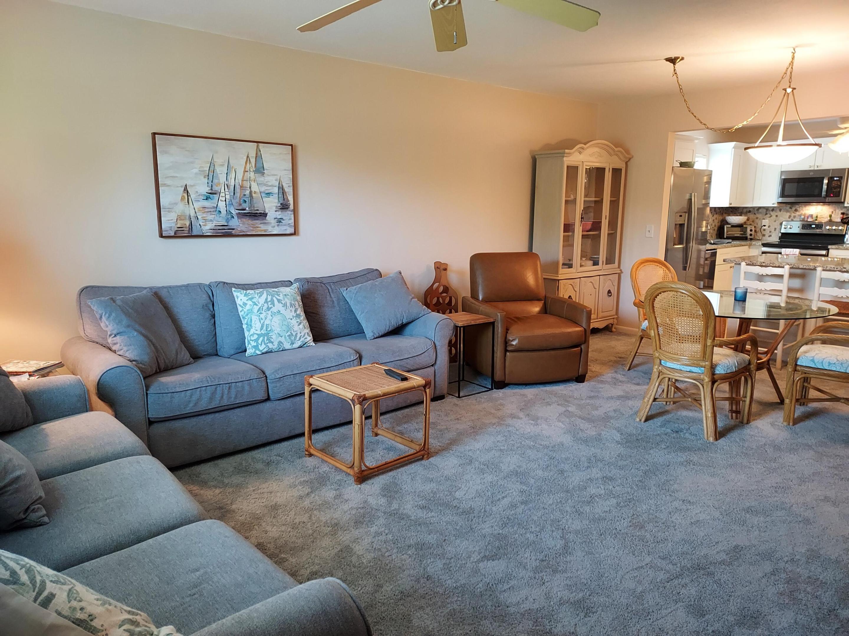 VILLAS ON THE GREEN CONDO - Residential Lease