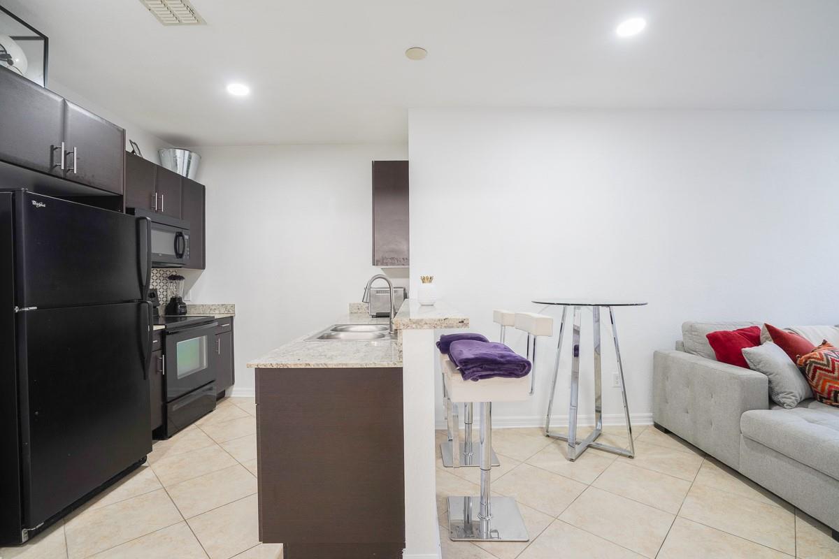 141 NW 2nd Ave 4