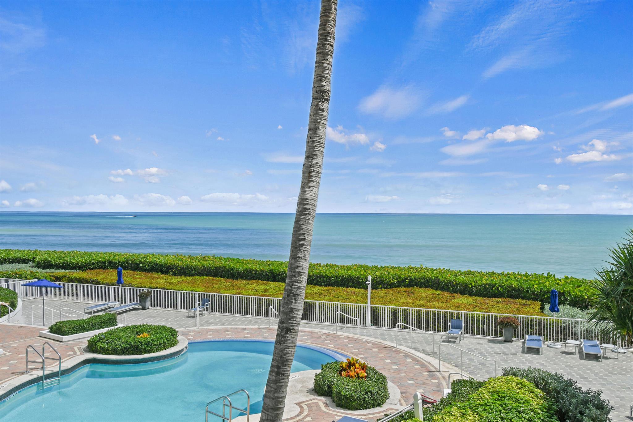 BEACH FRONT AT SINGER ISL - Residential