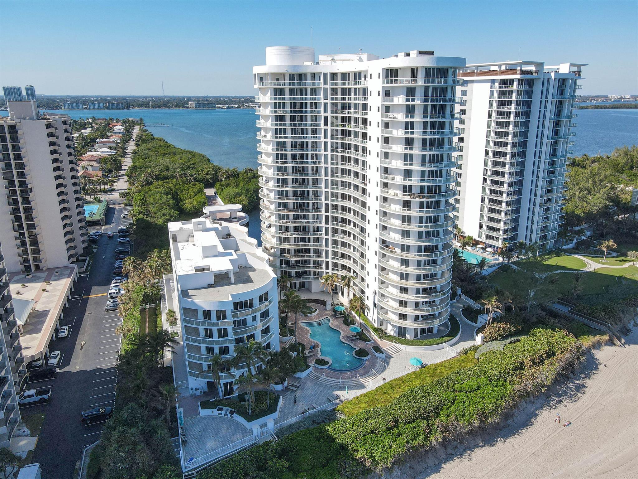 BEACH FRONT AT SINGER ISL - Residential